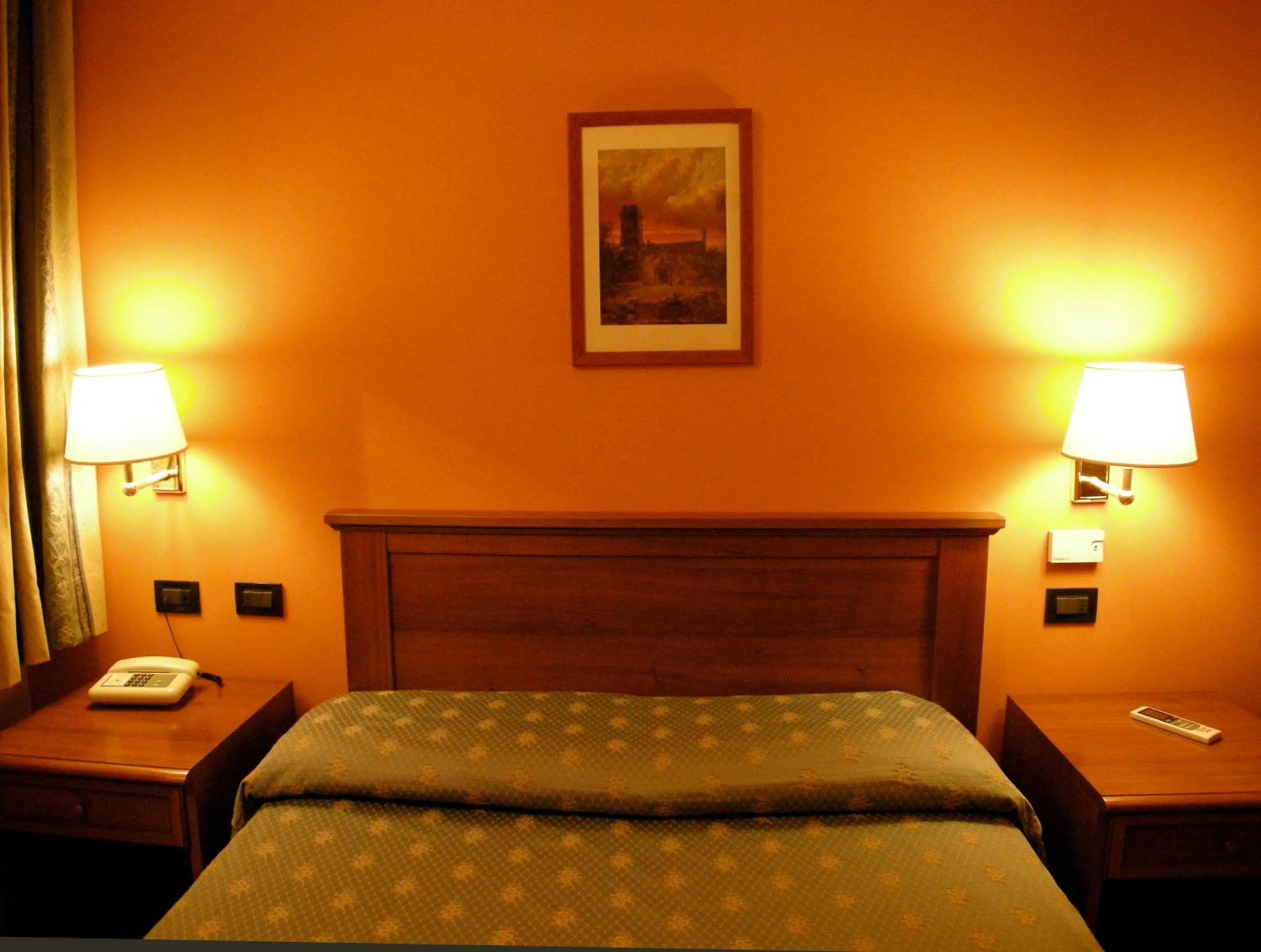 Shower, Bed in Hotel Forum