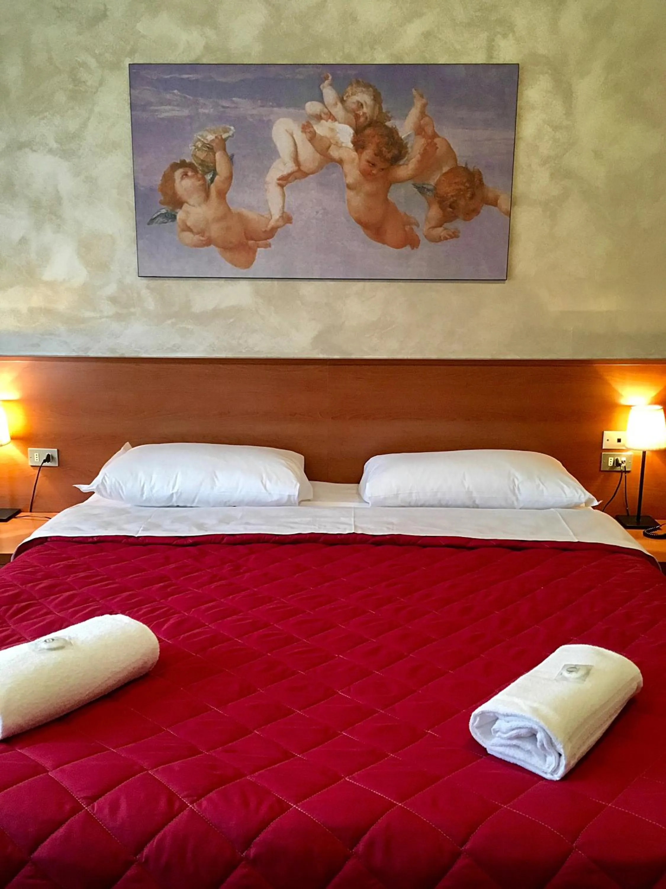 Shower, Bed in Hotel Forum