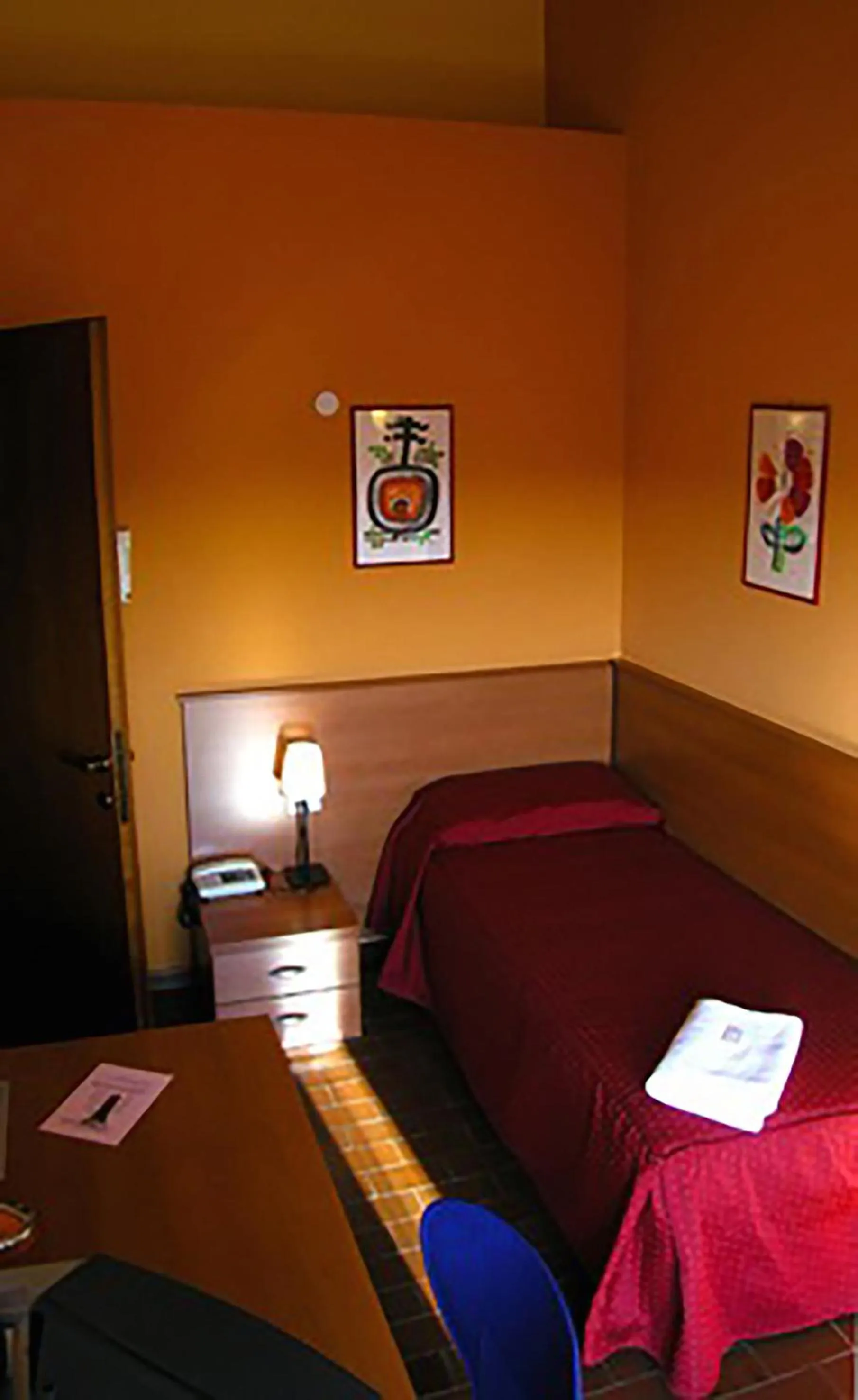 Shower, Bed in Hotel Forum