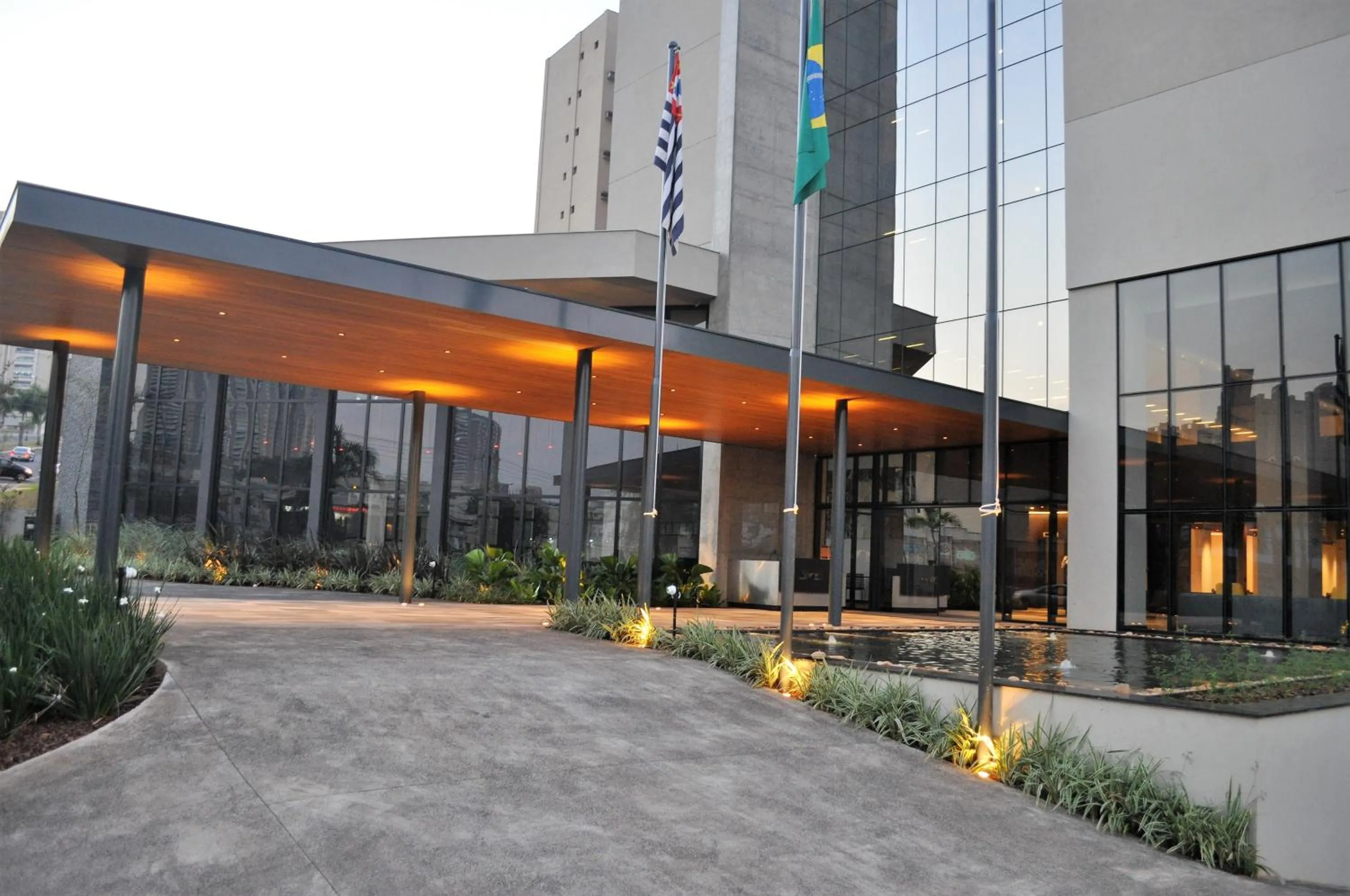 Facade/entrance in Wyndham Garden Ribeirão Preto Convention