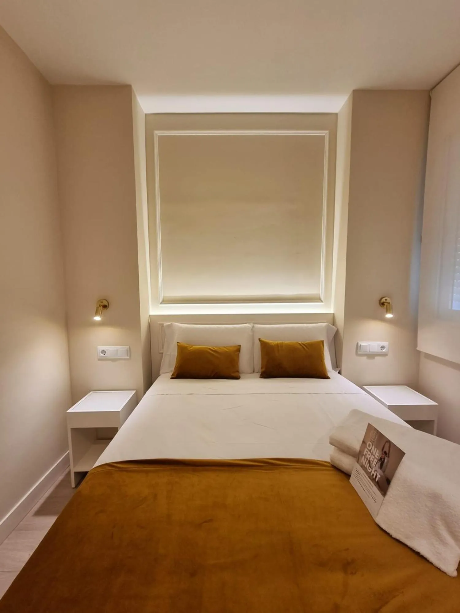 Photo of the whole room, Bed in CH Velarde