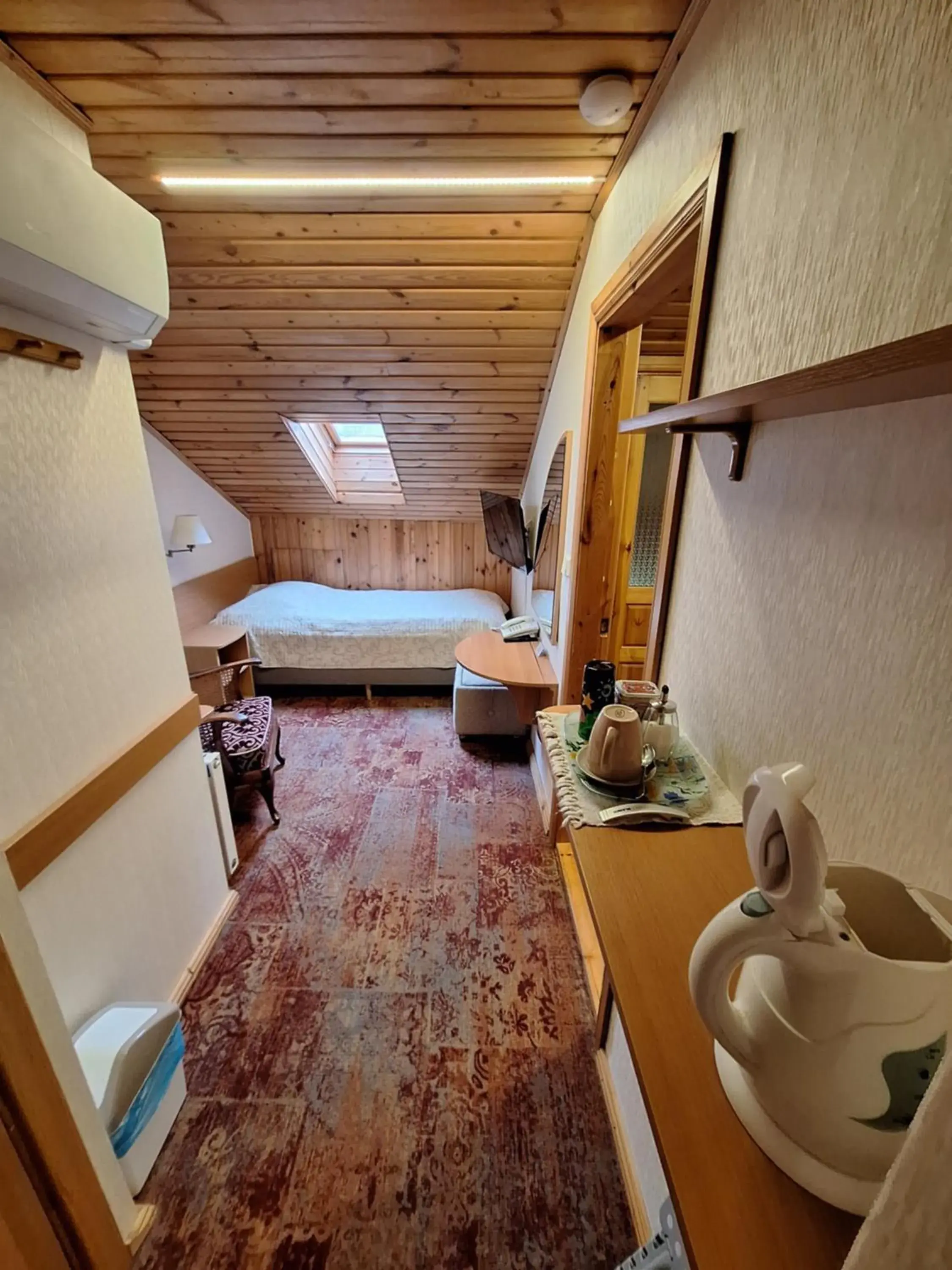 Economy Single Room - single occupancy in Home B&B Economy Single Room - single occupancy in Home B&B