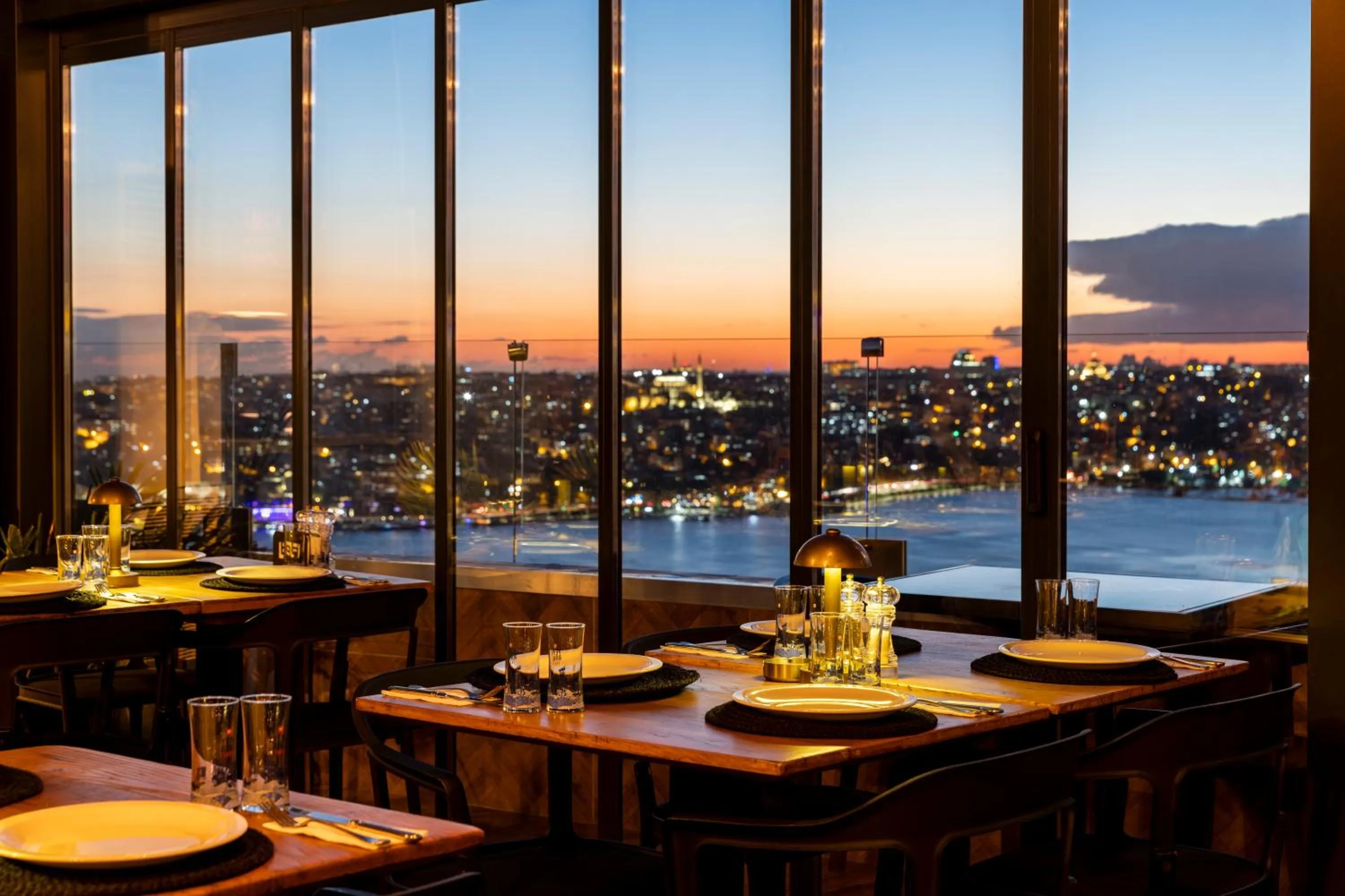 Restaurant/places to eat in Palazzo Donizetti Hotel - Special Class