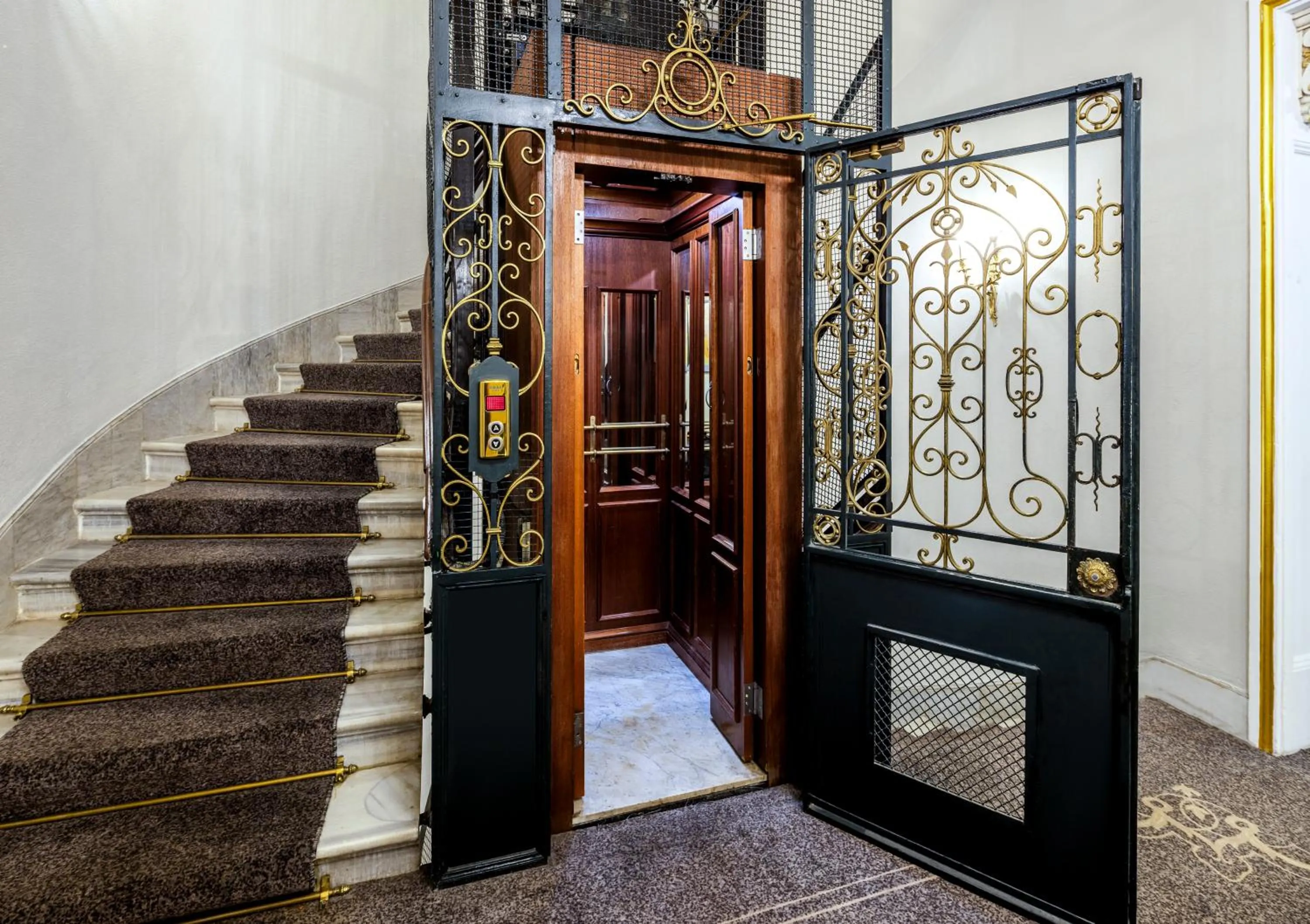 Property building in Palazzo Donizetti Hotel - Special Class