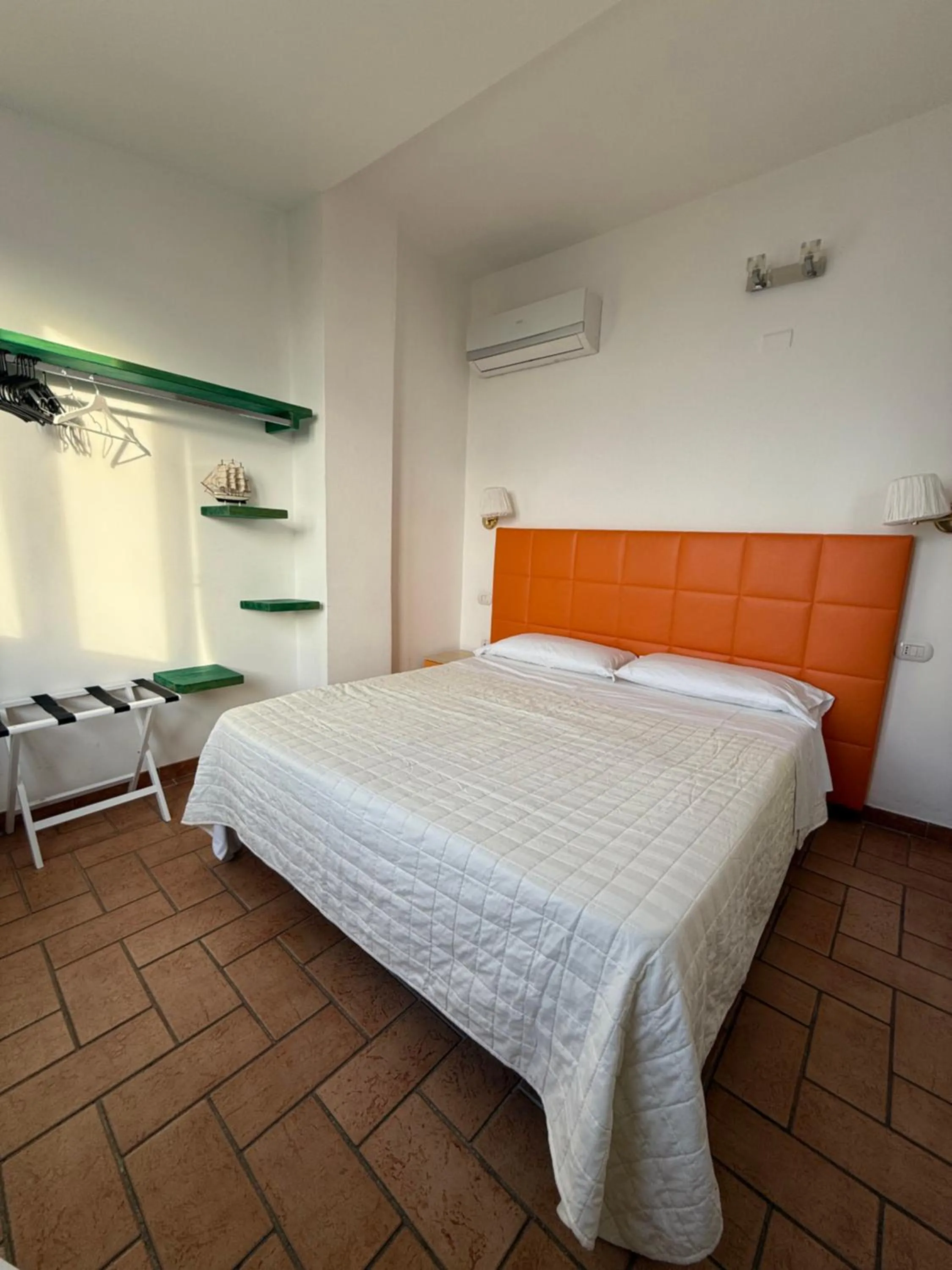 Photo of the whole room, Bed in Tropea Boutique Hotel