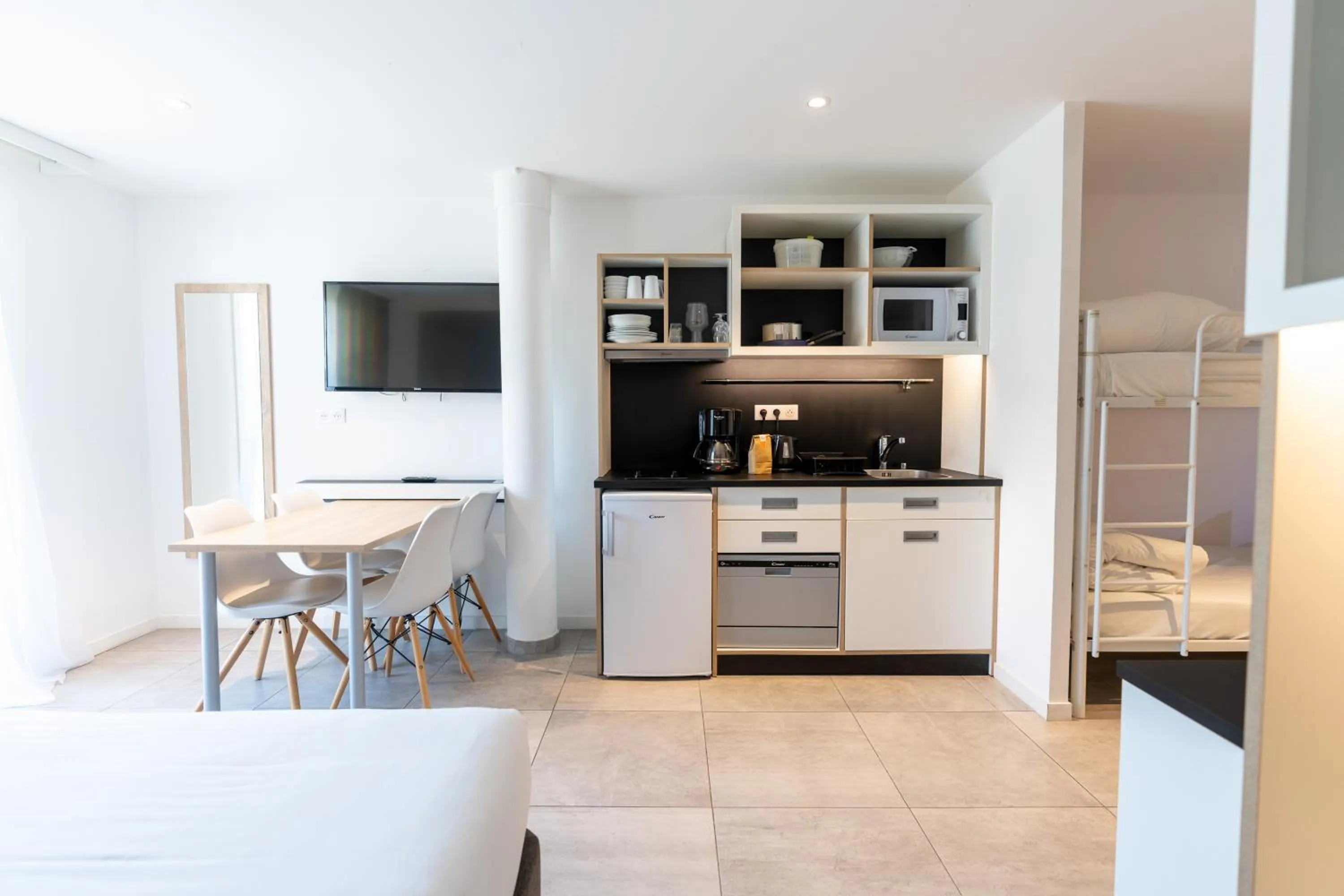 Kitchen or kitchenette in Kyriad Résidence Cabriès - Plan de Campagne