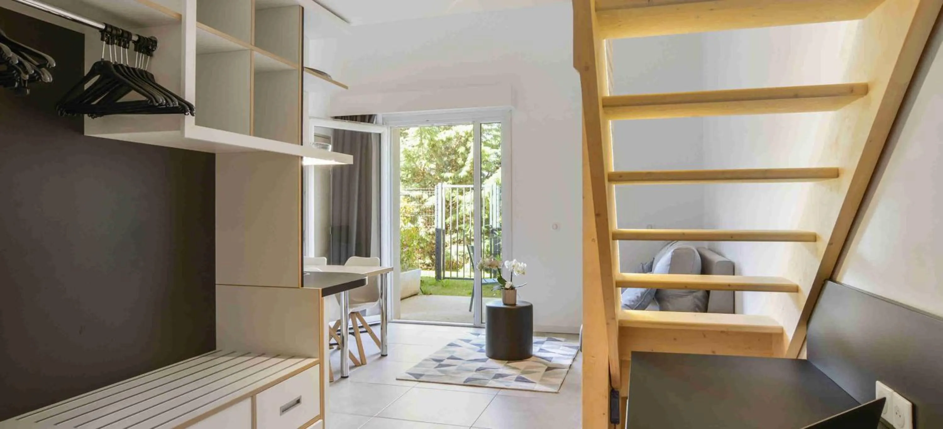 Balcony/Terrace in Kyriad Résidence Cabriès - Plan de Campagne