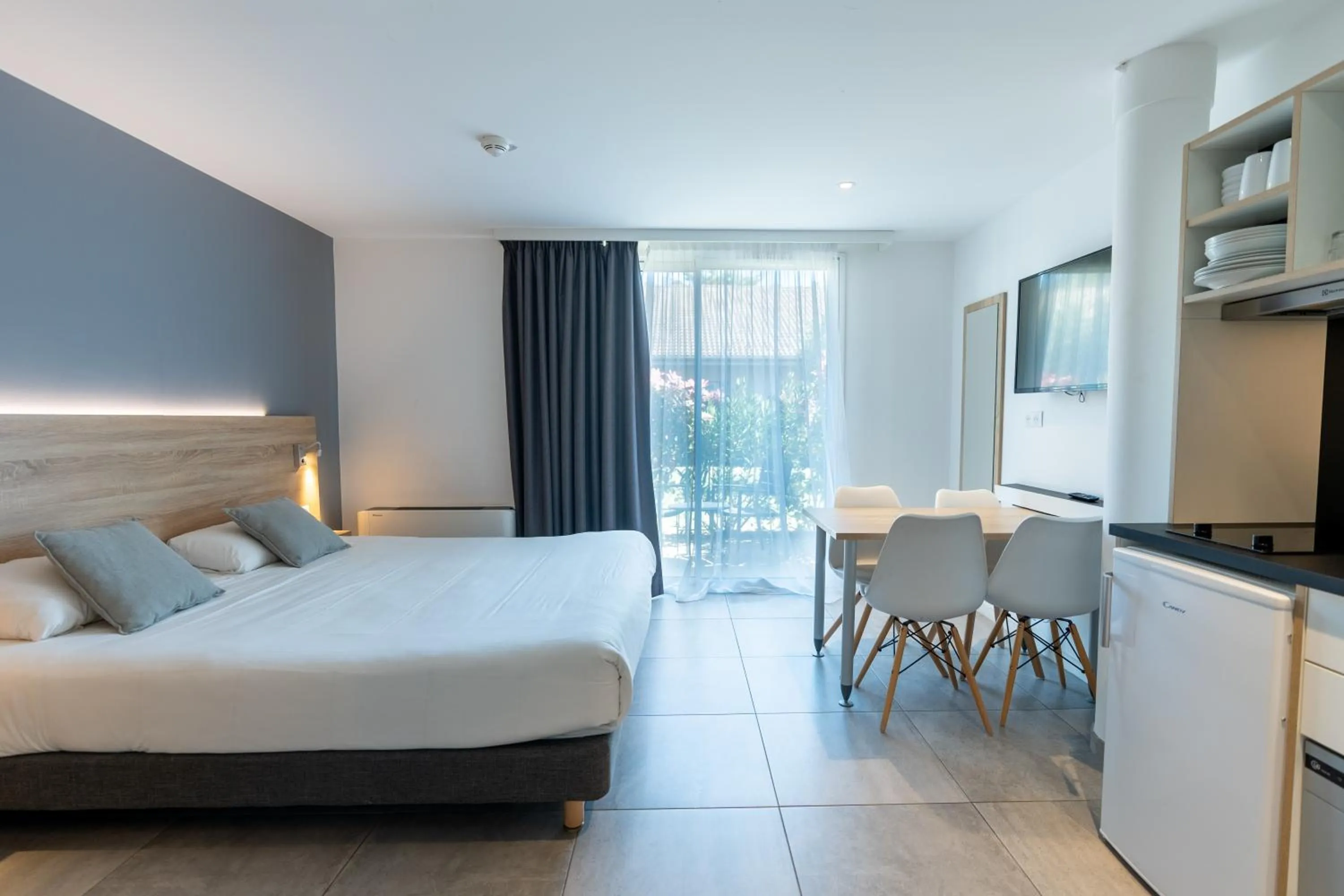 View (from property/room), Bed in Kyriad Résidence Cabriès - Plan de Campagne