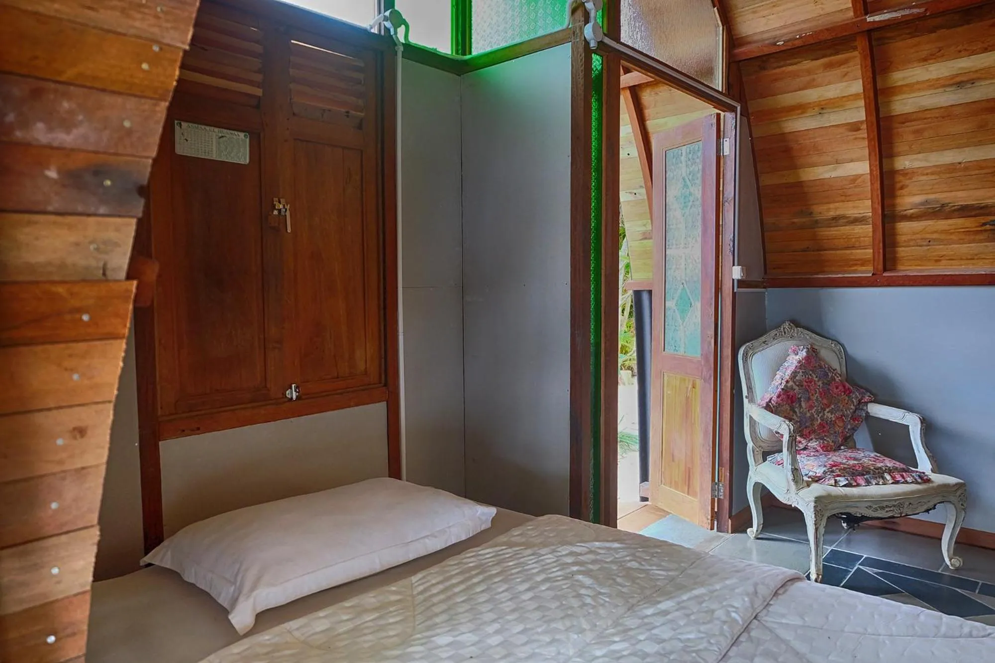 Bed in Villa Isabella Putri B&B