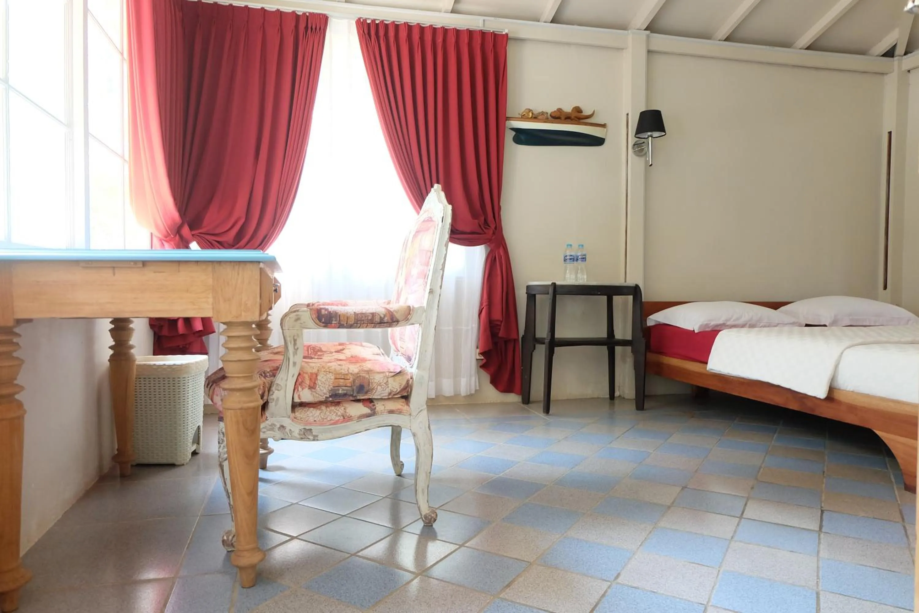 Bed in Villa Isabella Putri B&B