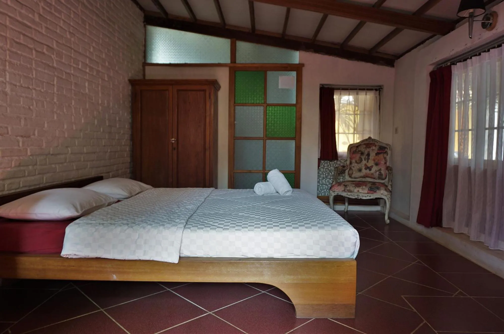Bed in Villa Isabella Putri B&B
