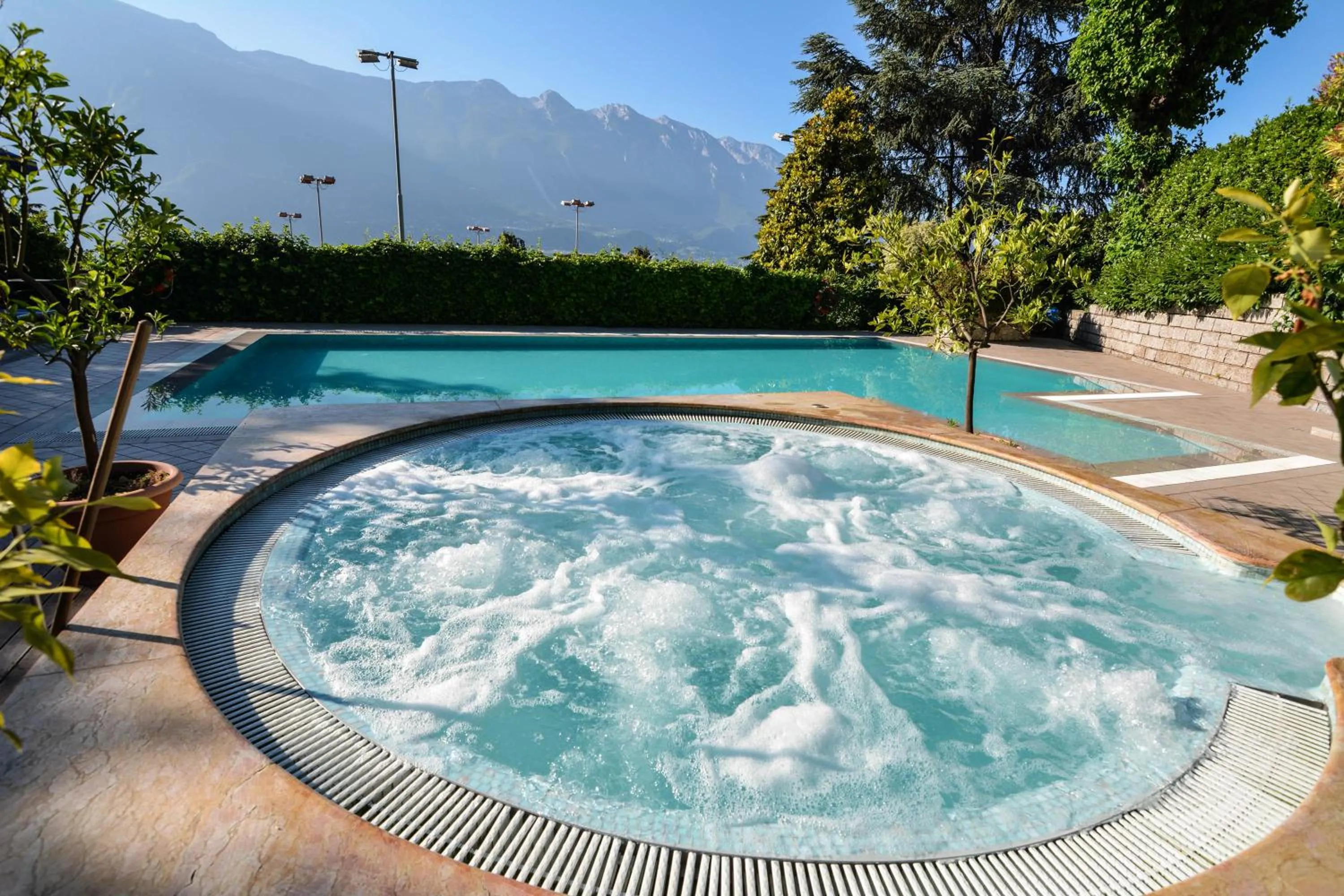 Swimming pool in Hotel Limone