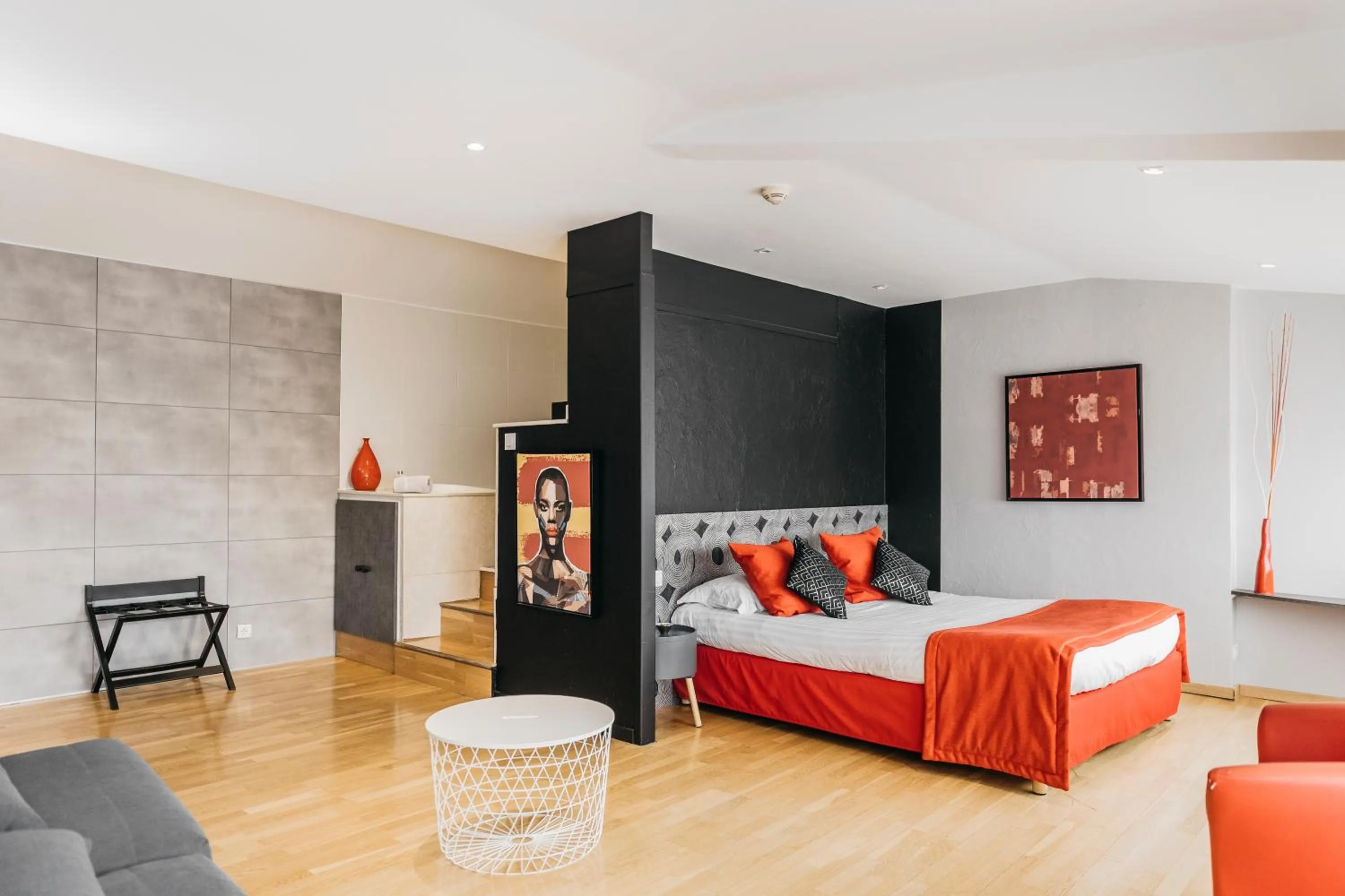 Photo of the whole room, Bed in Le Carré d'Alethius Logis Hôtel-Restaurant Gastronomique