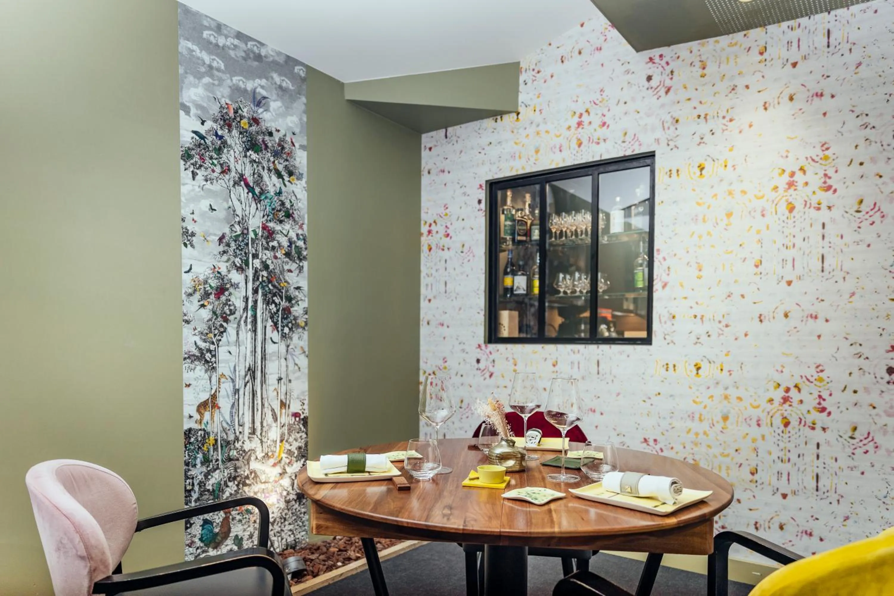 Restaurant/places to eat in Le Carré d'Alethius Logis Hôtel-Restaurant Gastronomique