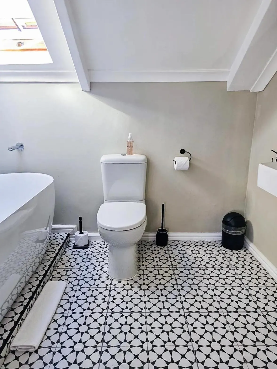 Toilet in Blue Bay Lodge