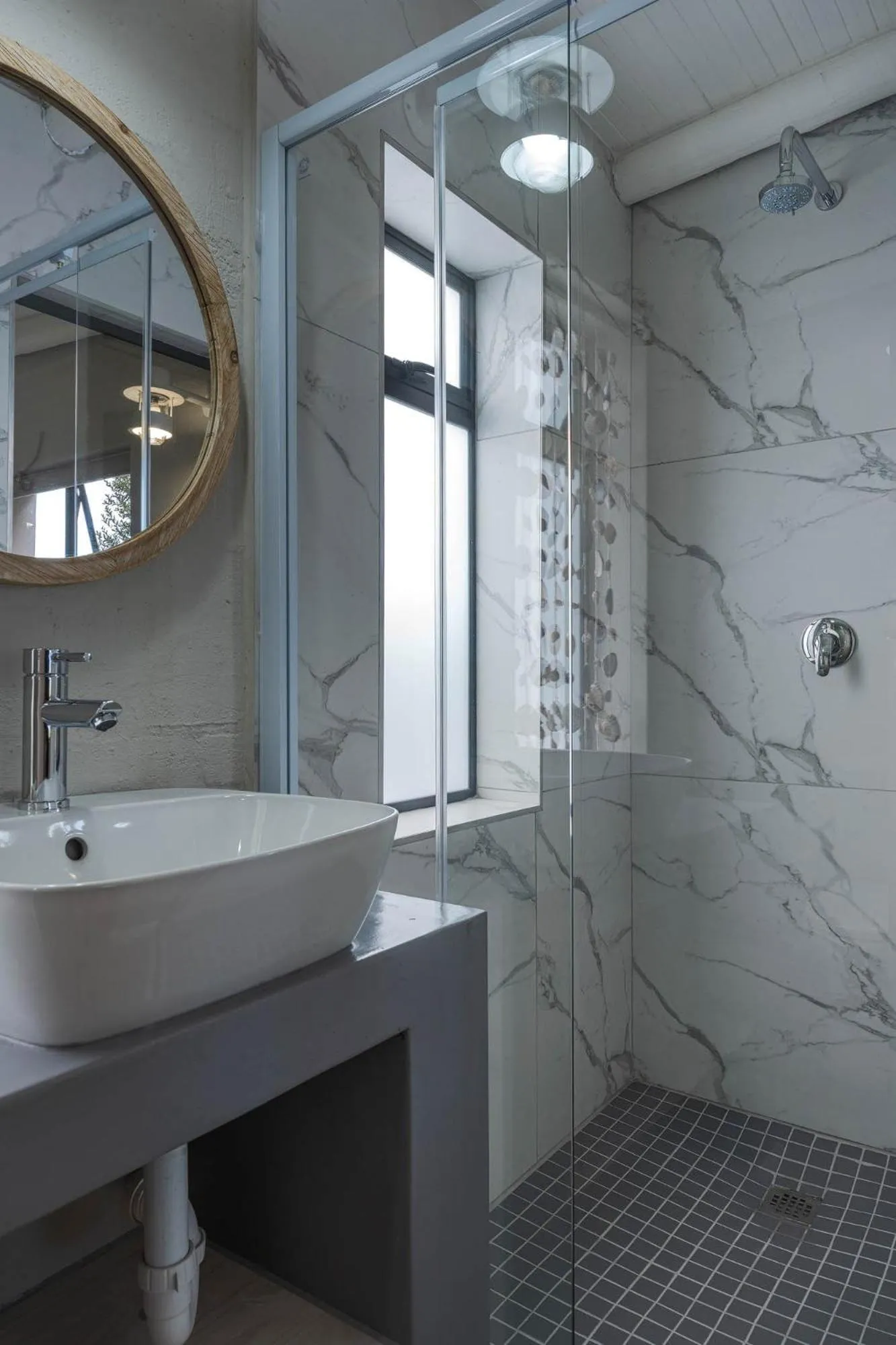 Shower in Blue Bay Lodge