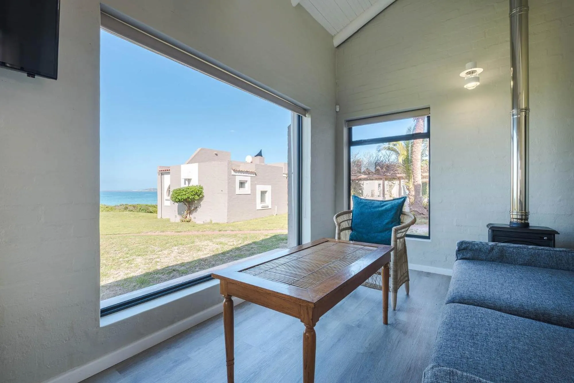 Day in Blue Bay Lodge