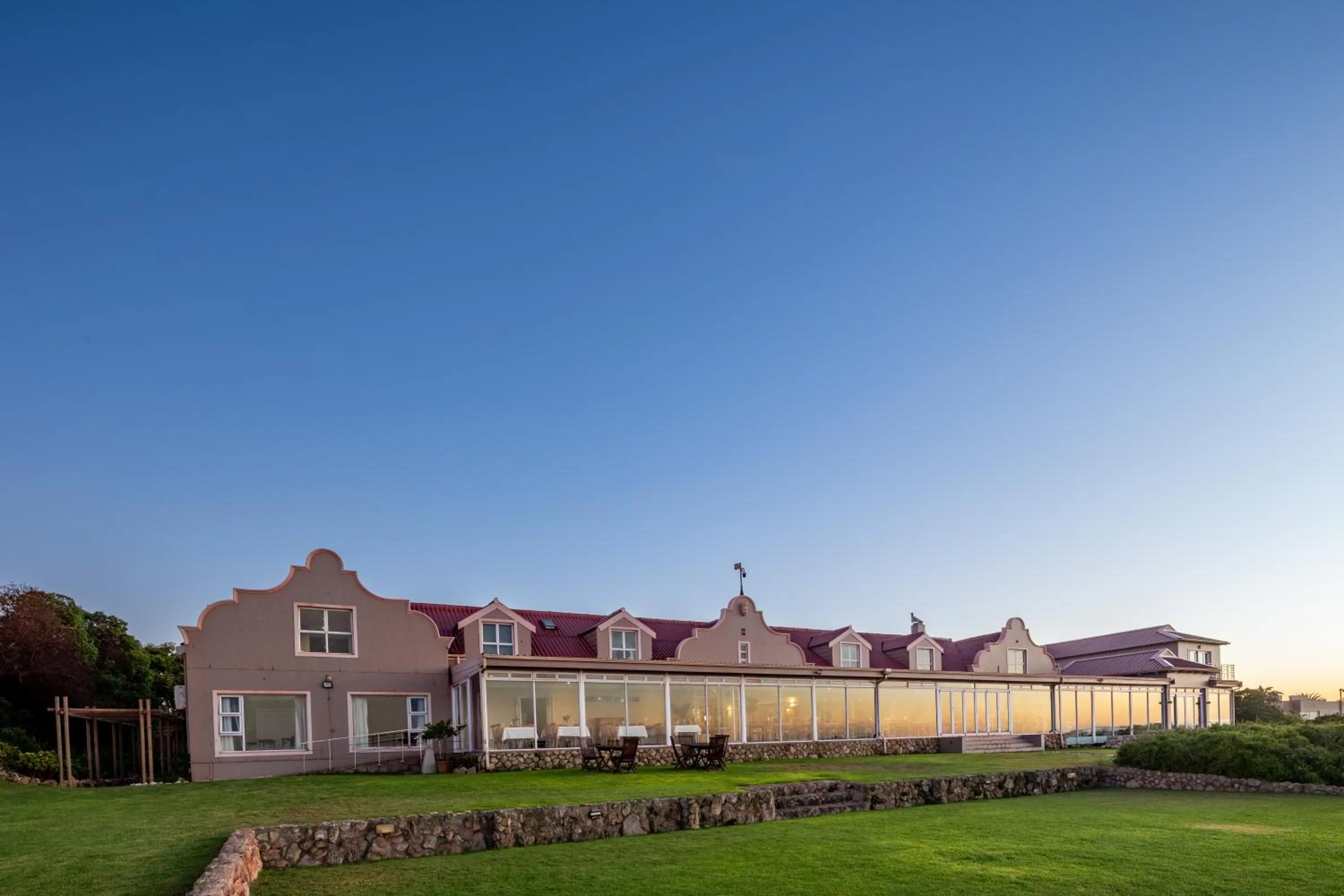 Property building in Blue Bay Lodge