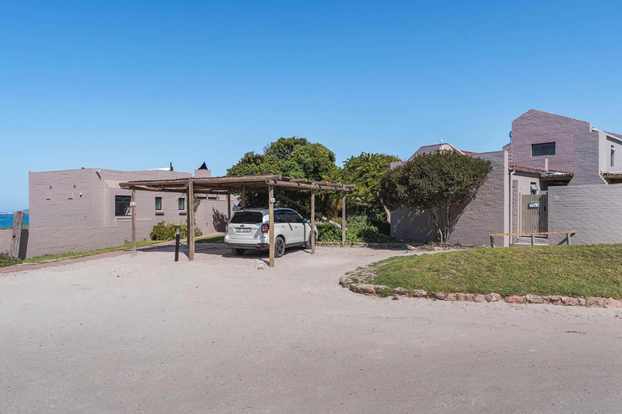 Day in Blue Bay Lodge