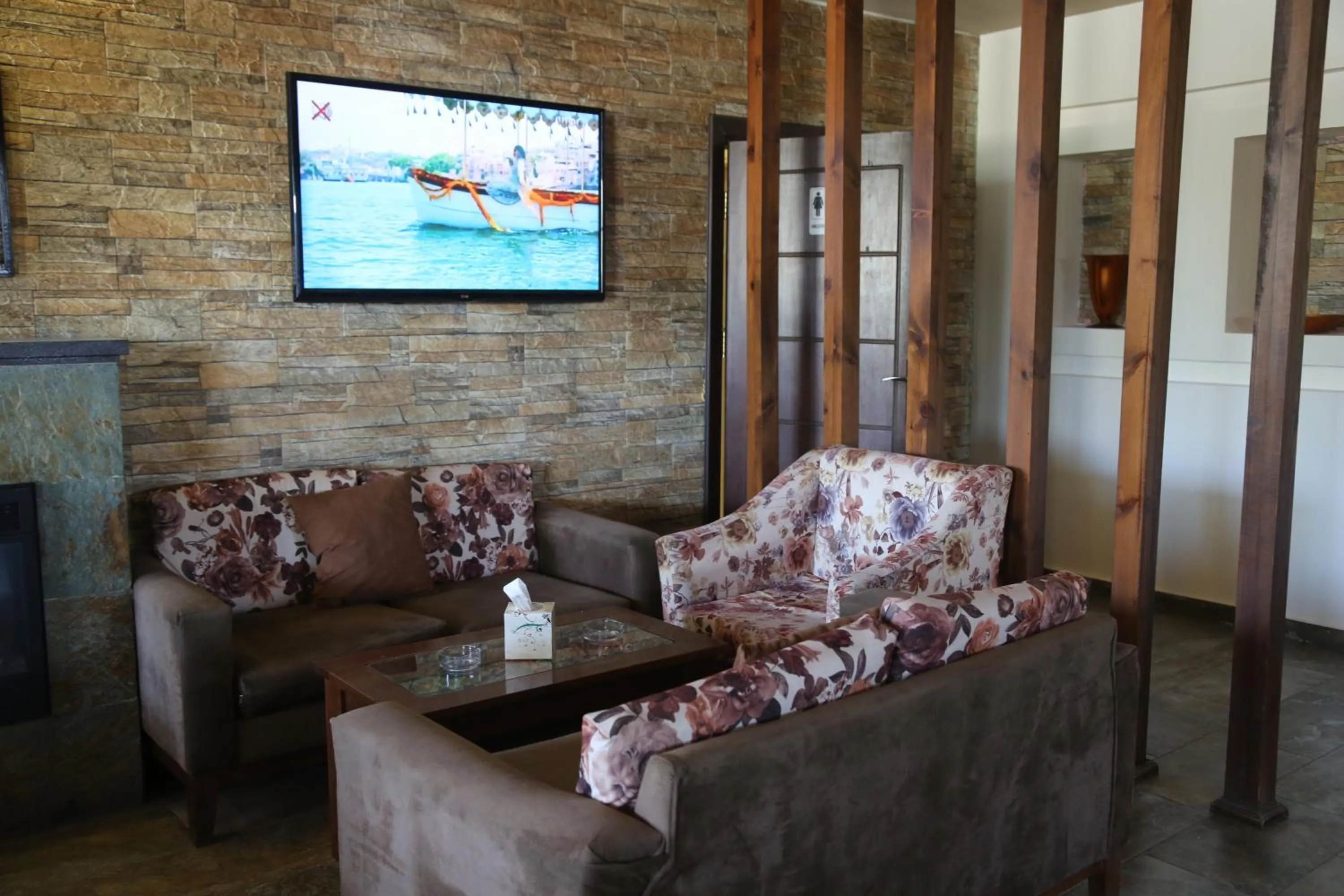 Meals in Rozana Hotel