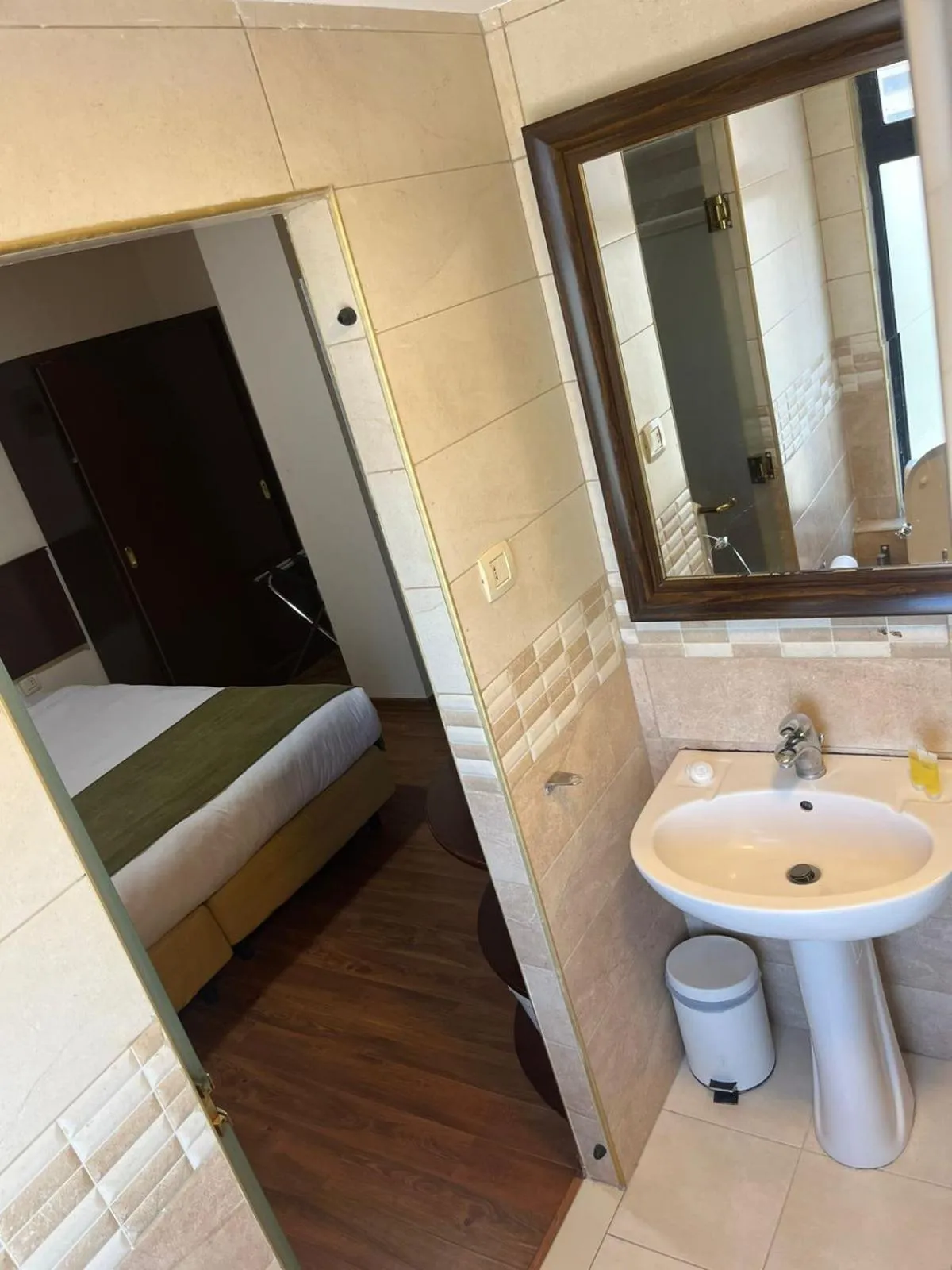 Bathroom in Rozana Hotel