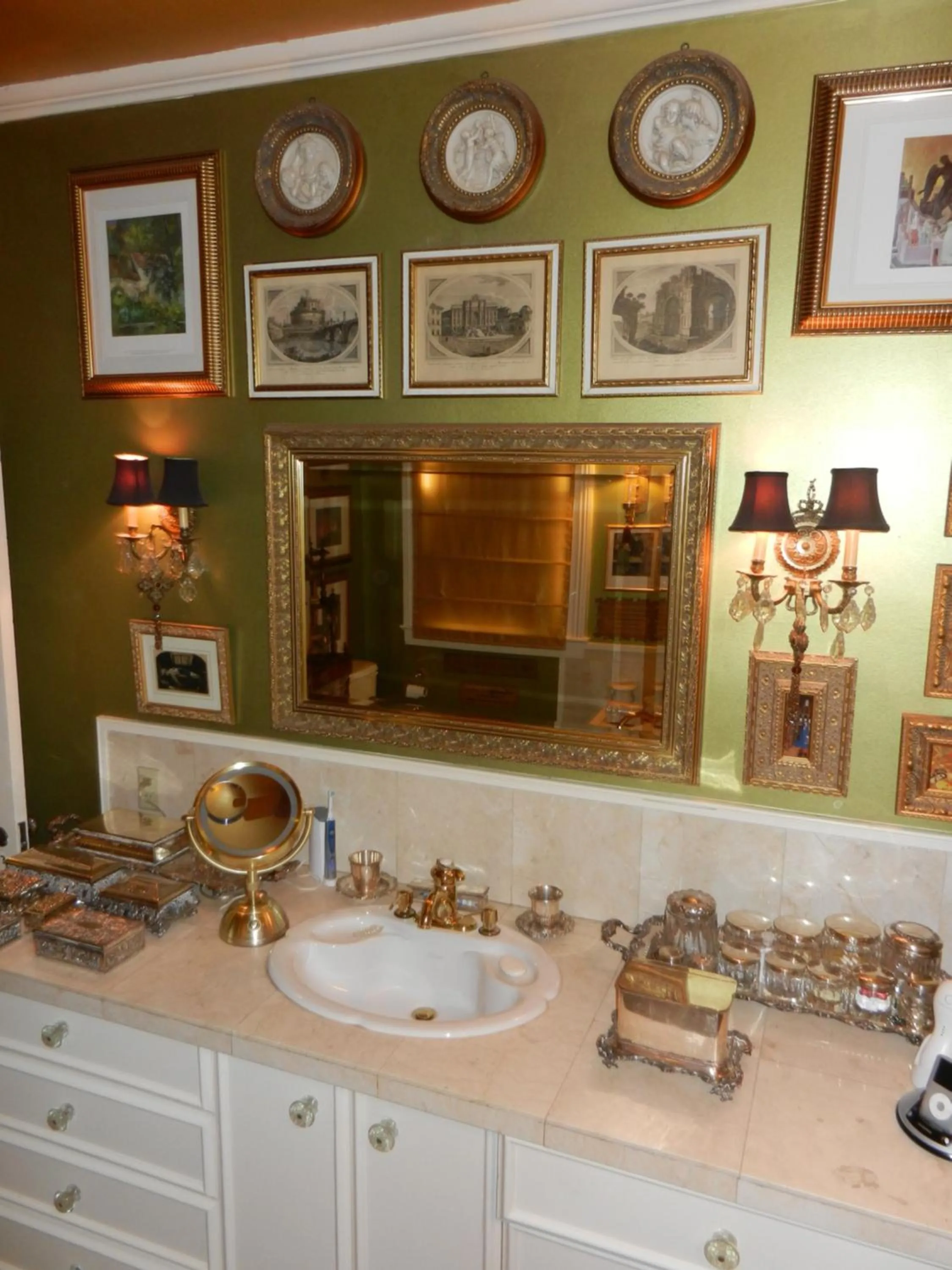 Bathroom in 22 Charlotte