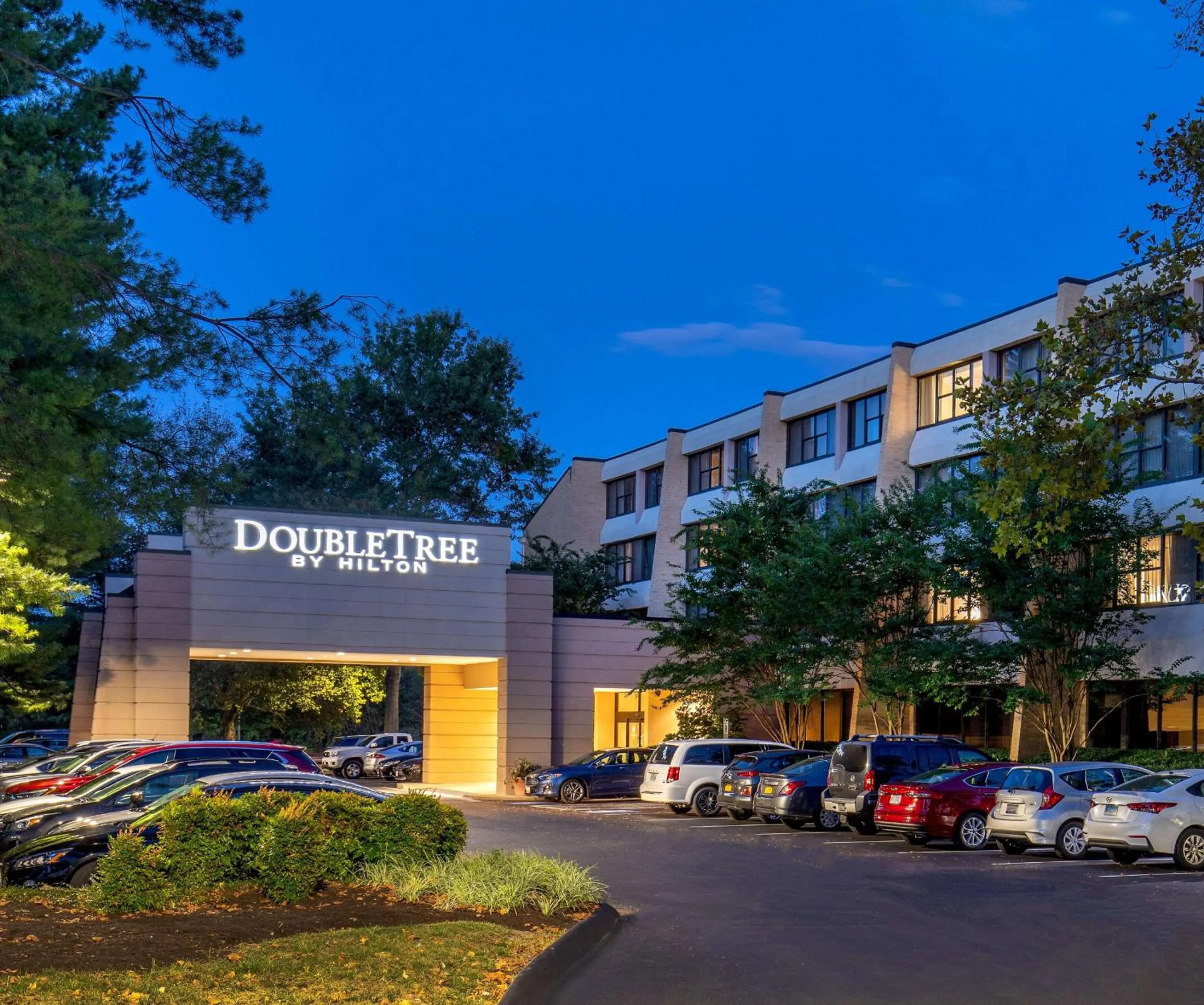 Property building in DoubleTree by Hilton Columbia
