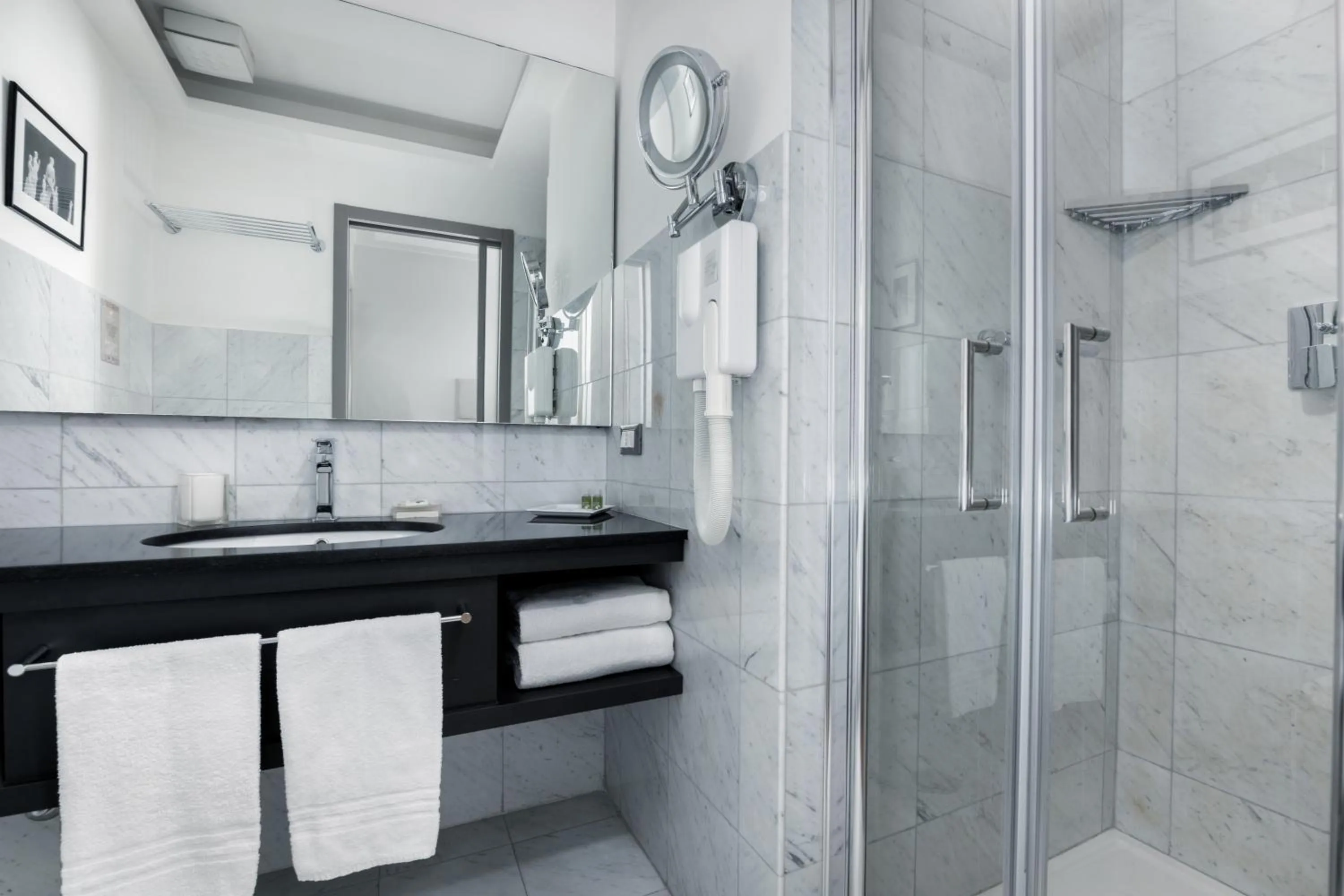 Shower in Mascherino Suites