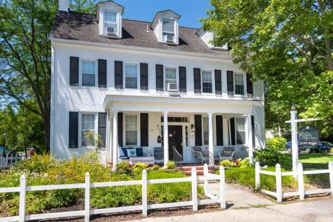 Property building in Old Brick Inn