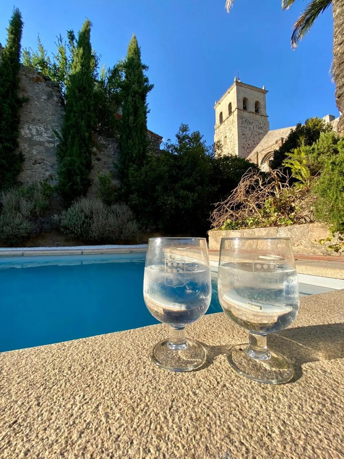 Swimming pool in Hotel Boutique Casa de Orellana