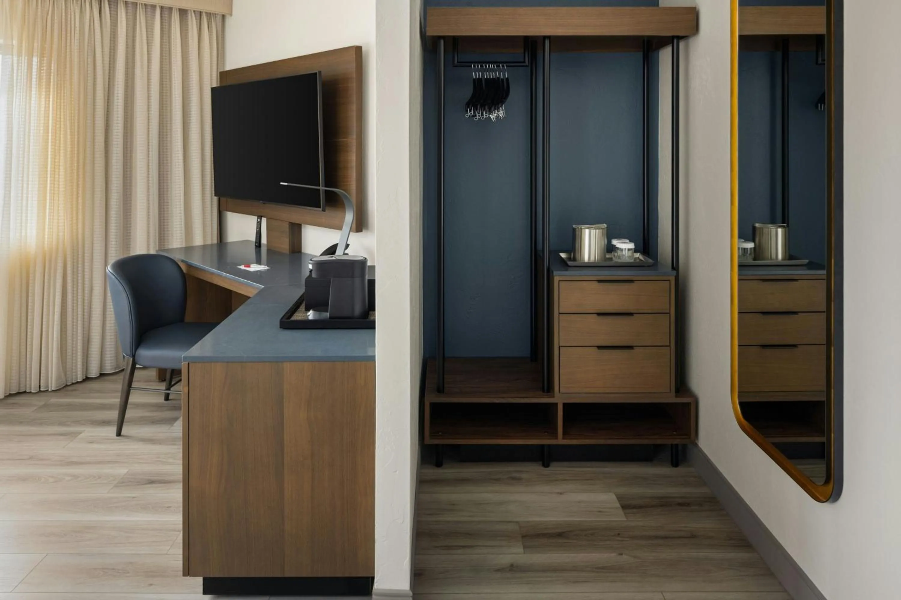 Photo of the whole room, Bed in Oshkosh Marriott Waterfront Hotel & Convention Center