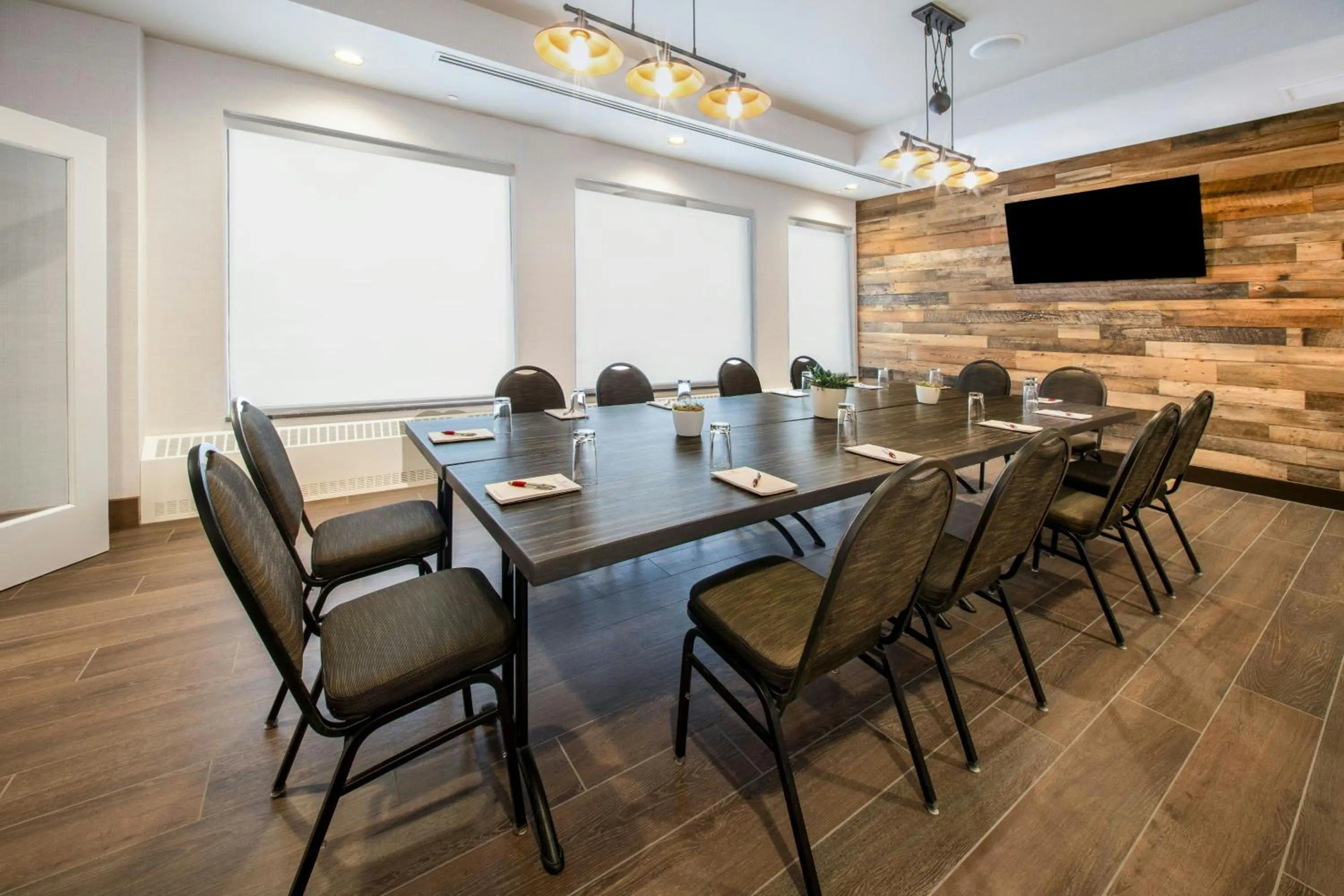 Meeting/conference room in Oshkosh Marriott Waterfront Hotel & Convention Center