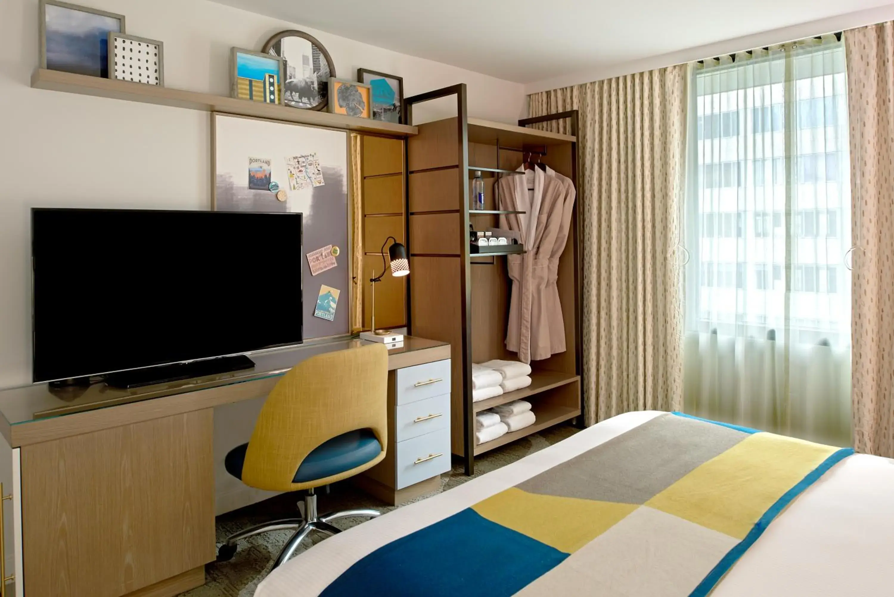 King Room - Disability Access in The Hotel Zags Portland King Room - Disability Access in The Hotel Zags Portland