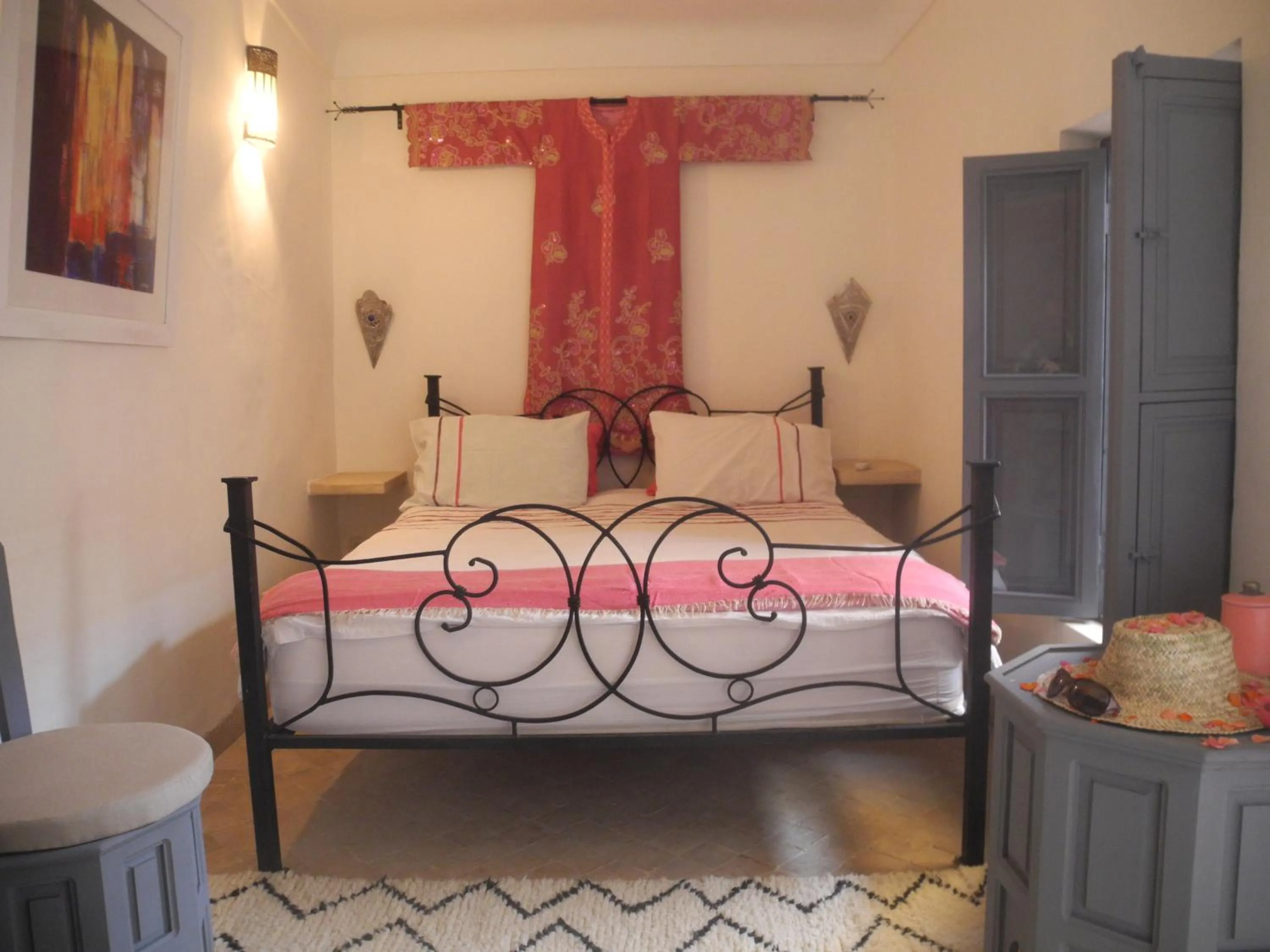 Photo of the whole room, Bed in Riad Linda