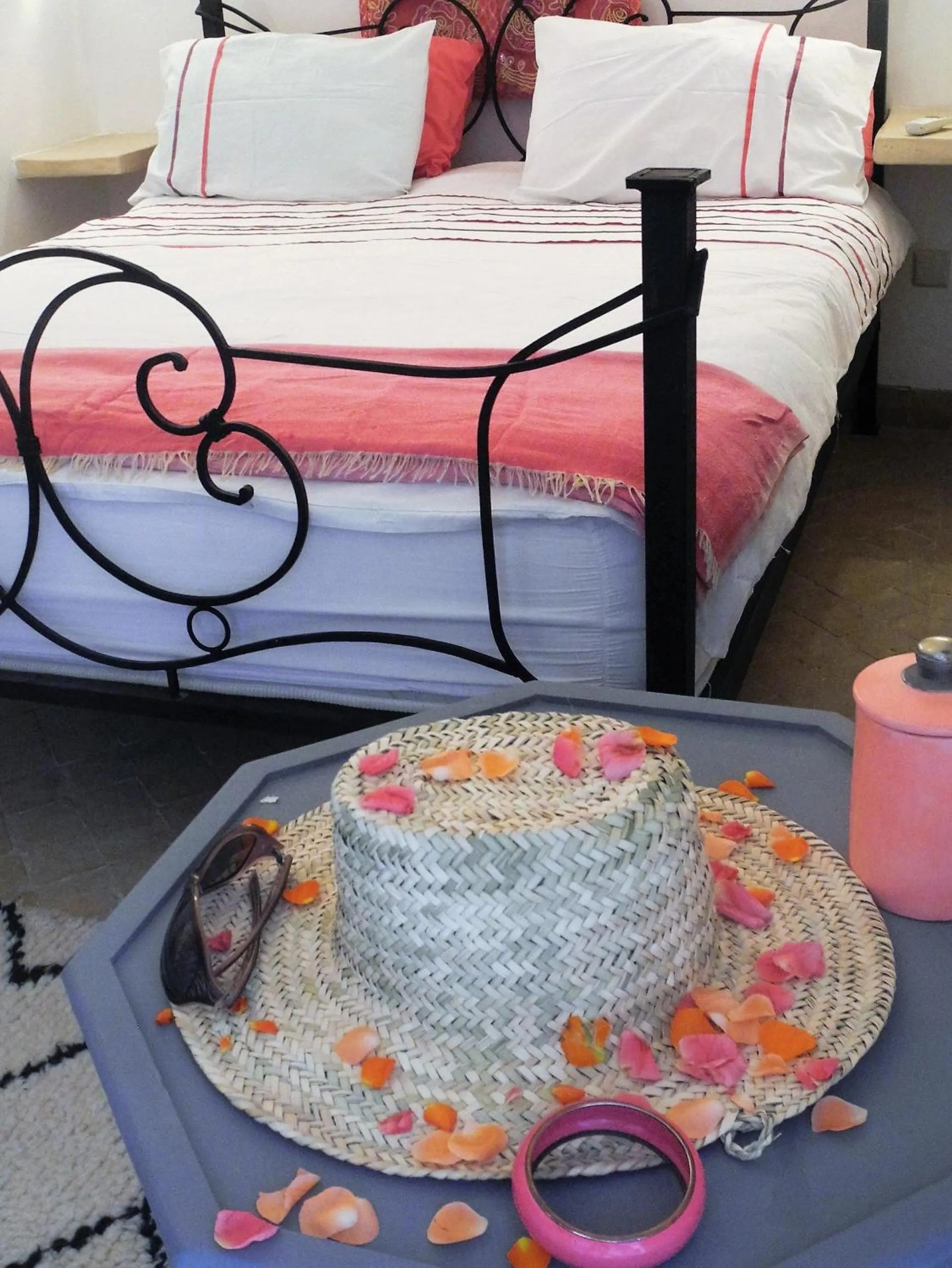 Photo of the whole room, Bed in Riad Linda