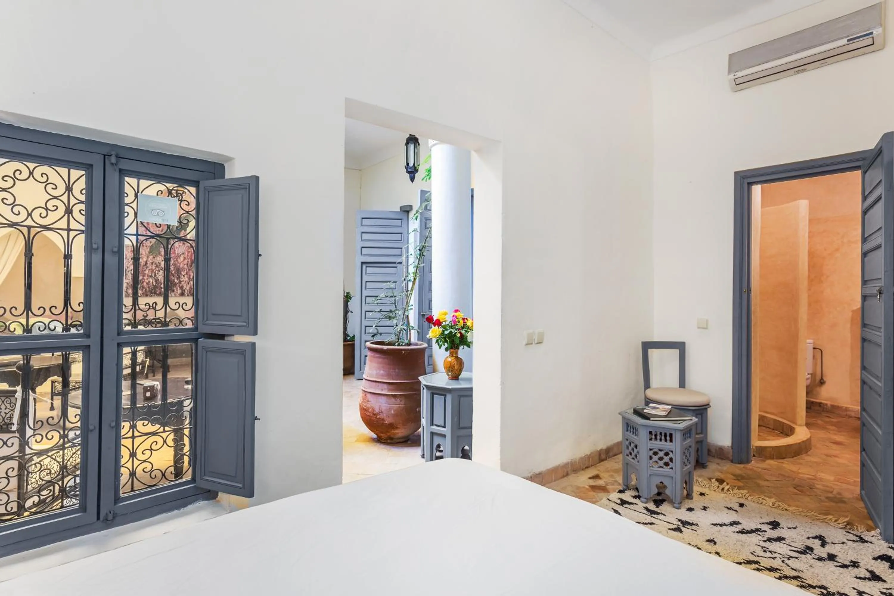 Photo of the whole room, Bed in Riad Linda