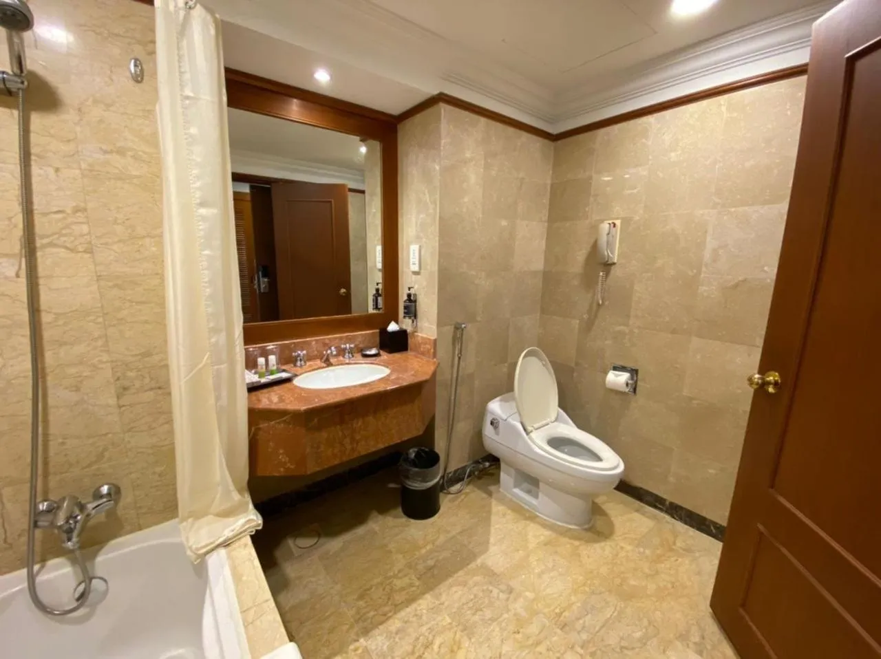 Toilet in Bangi Resort Hotel