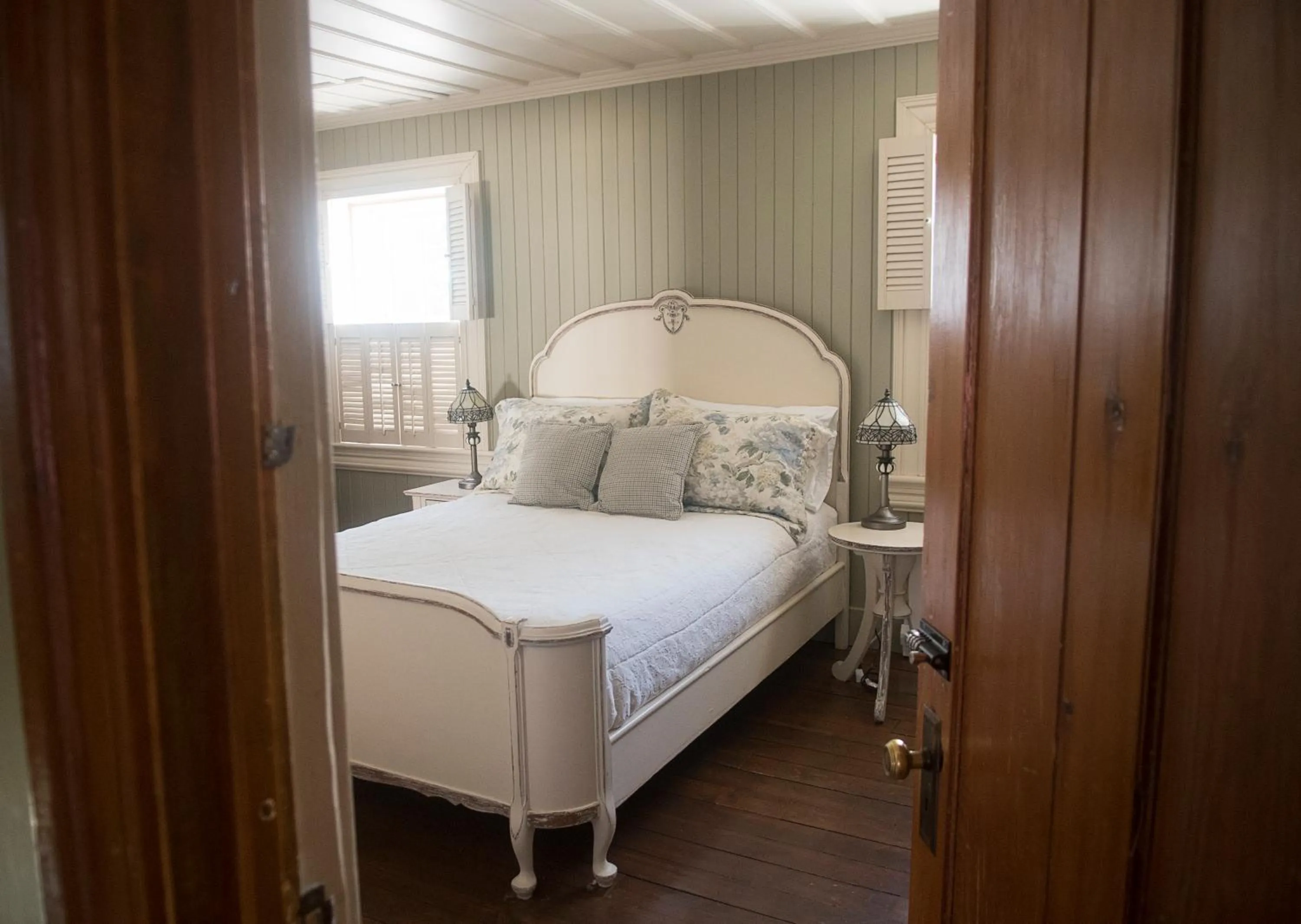 Bedroom, Bed in Yamachiche P.Q.