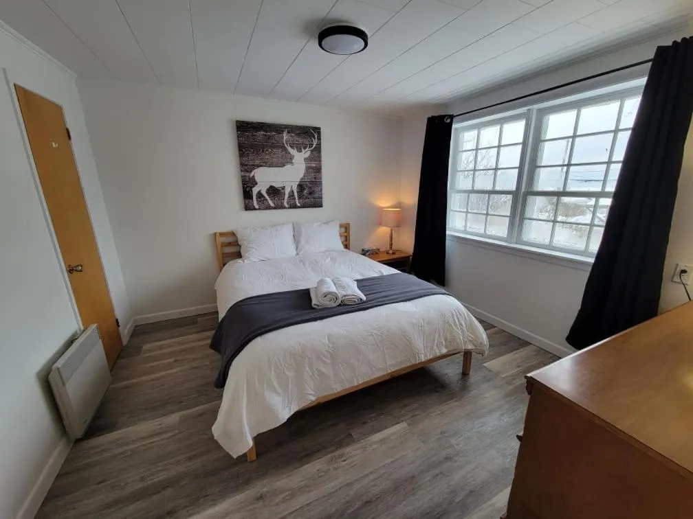 Bed in Aux 4 vents - Auberg'Inn