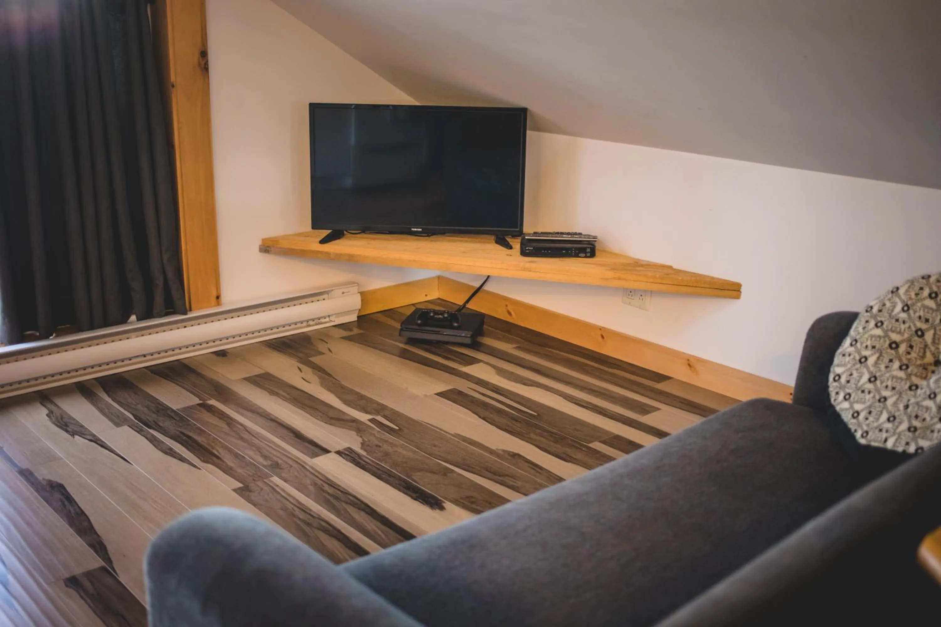 TV and multimedia in Aux 4 vents - Auberg'Inn