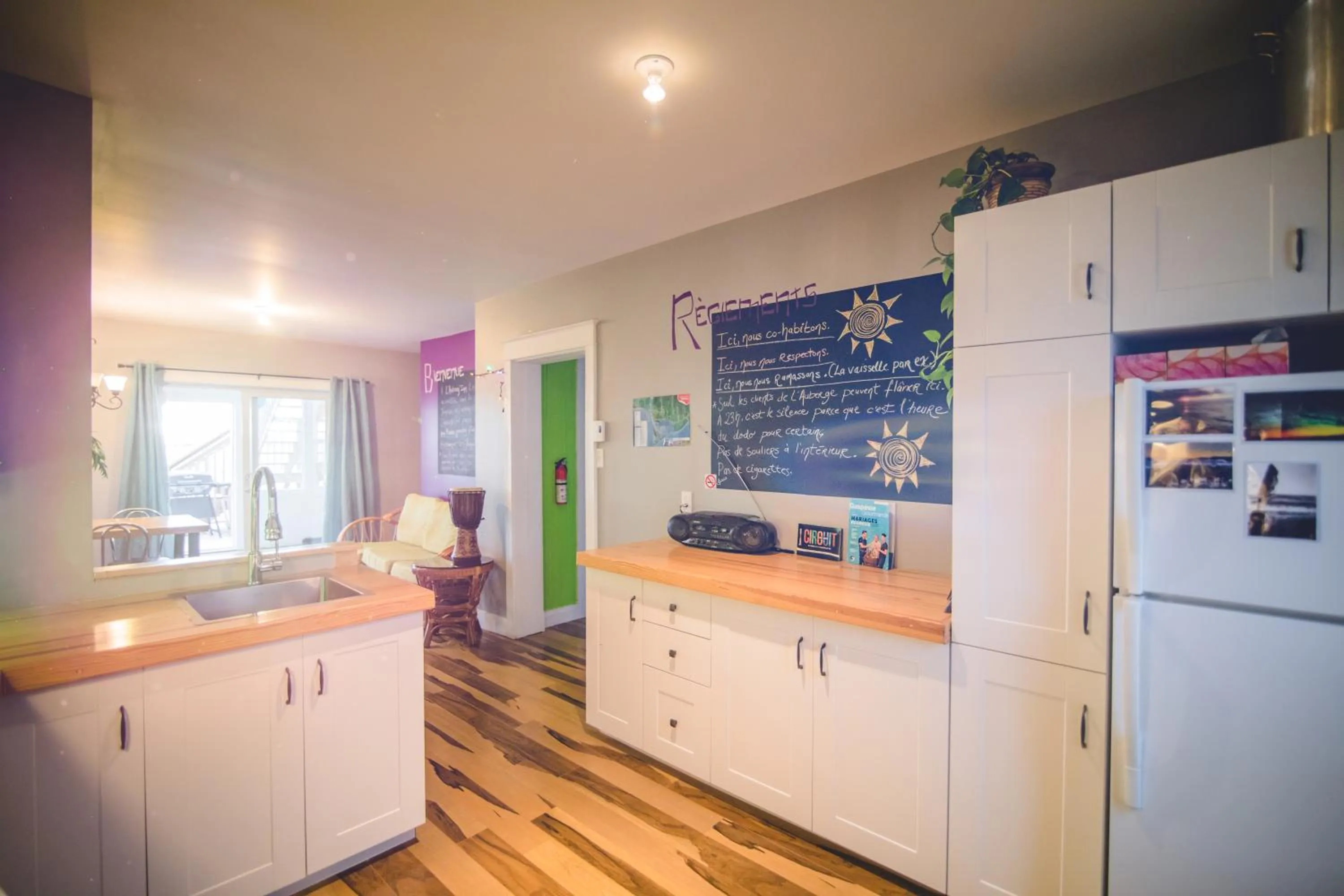 Communal kitchen in Aux 4 vents - Auberg'Inn