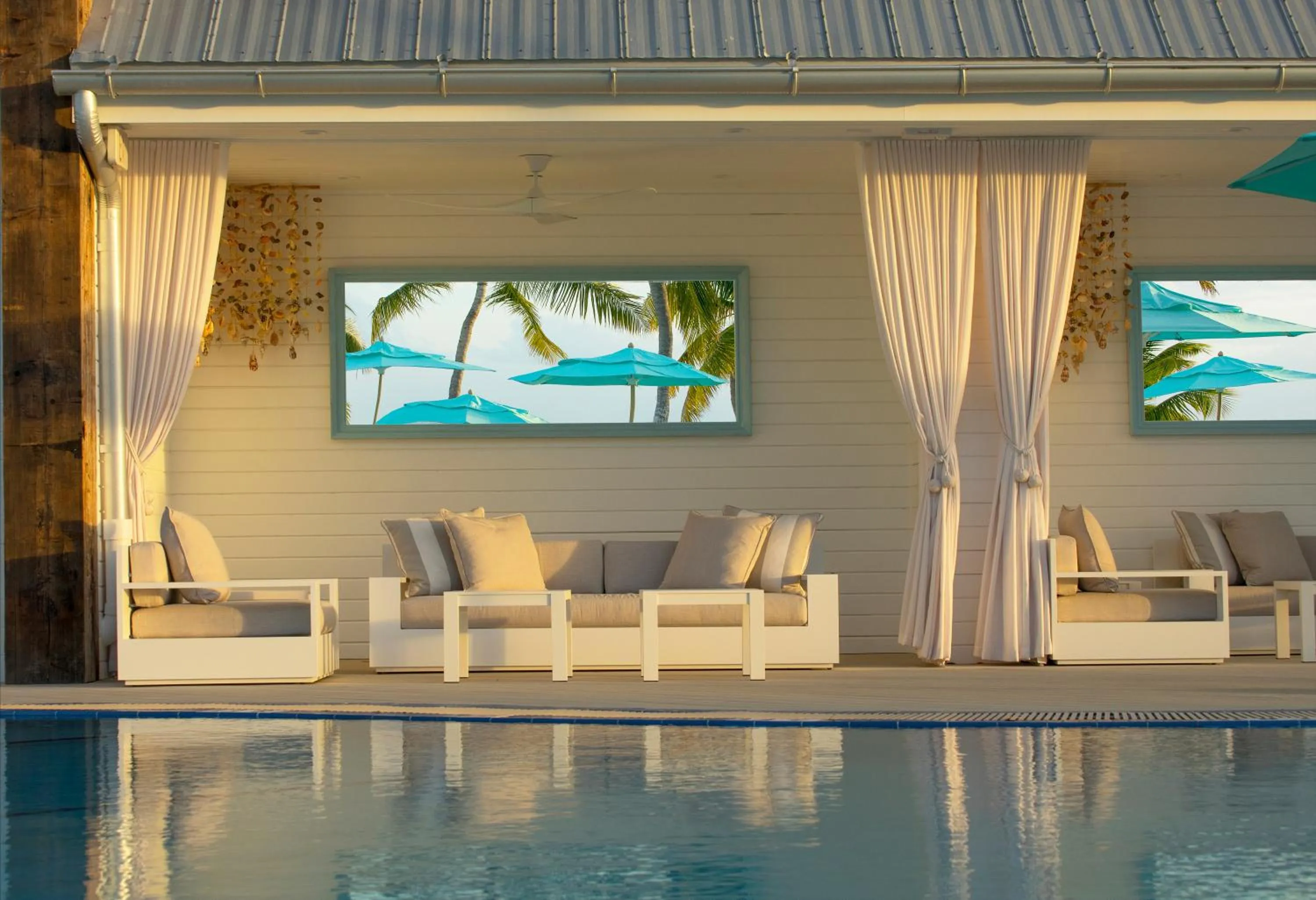 Swimming pool in Bungalows Key Largo - All Inclusive