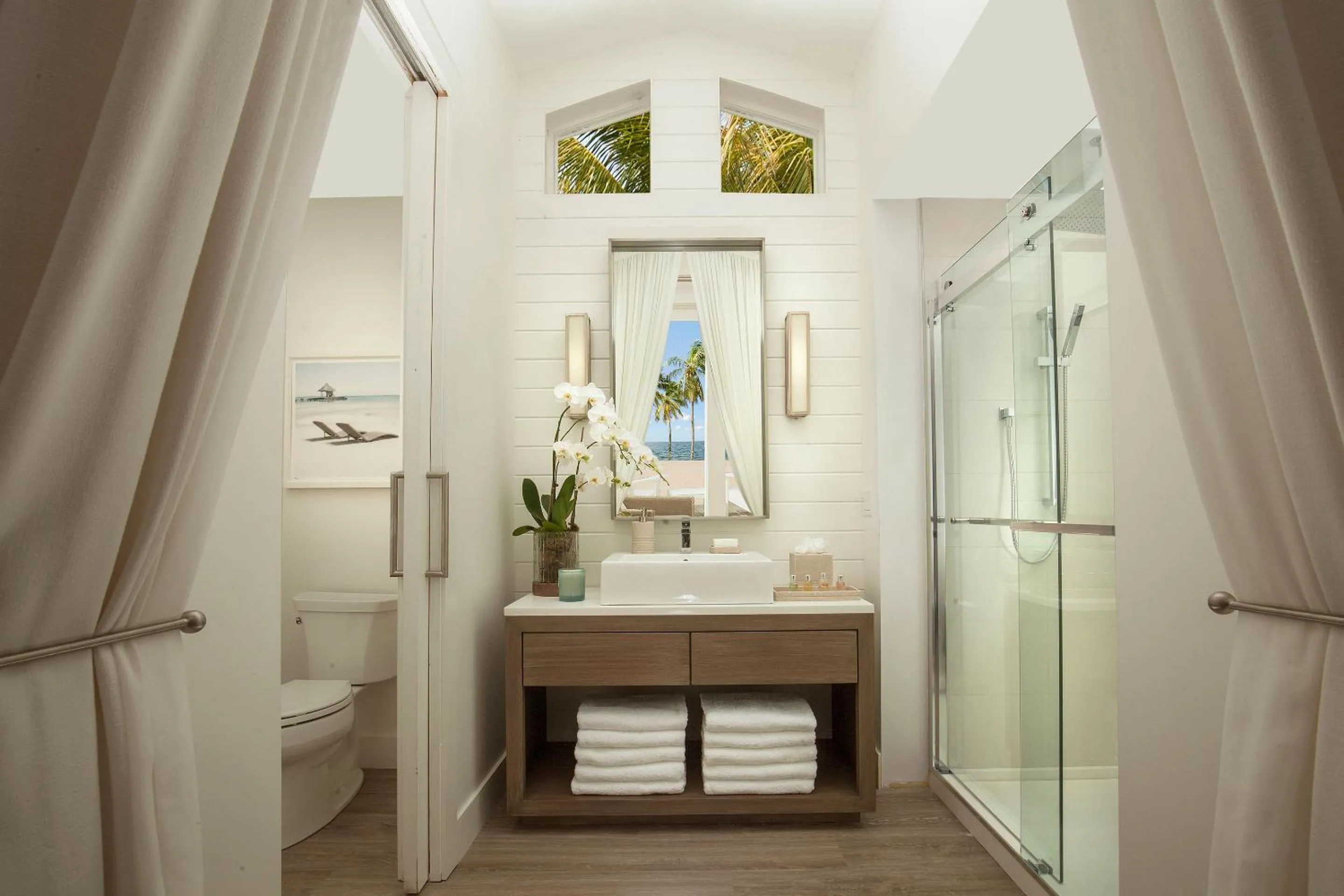 Shower in Bungalows Key Largo - All Inclusive