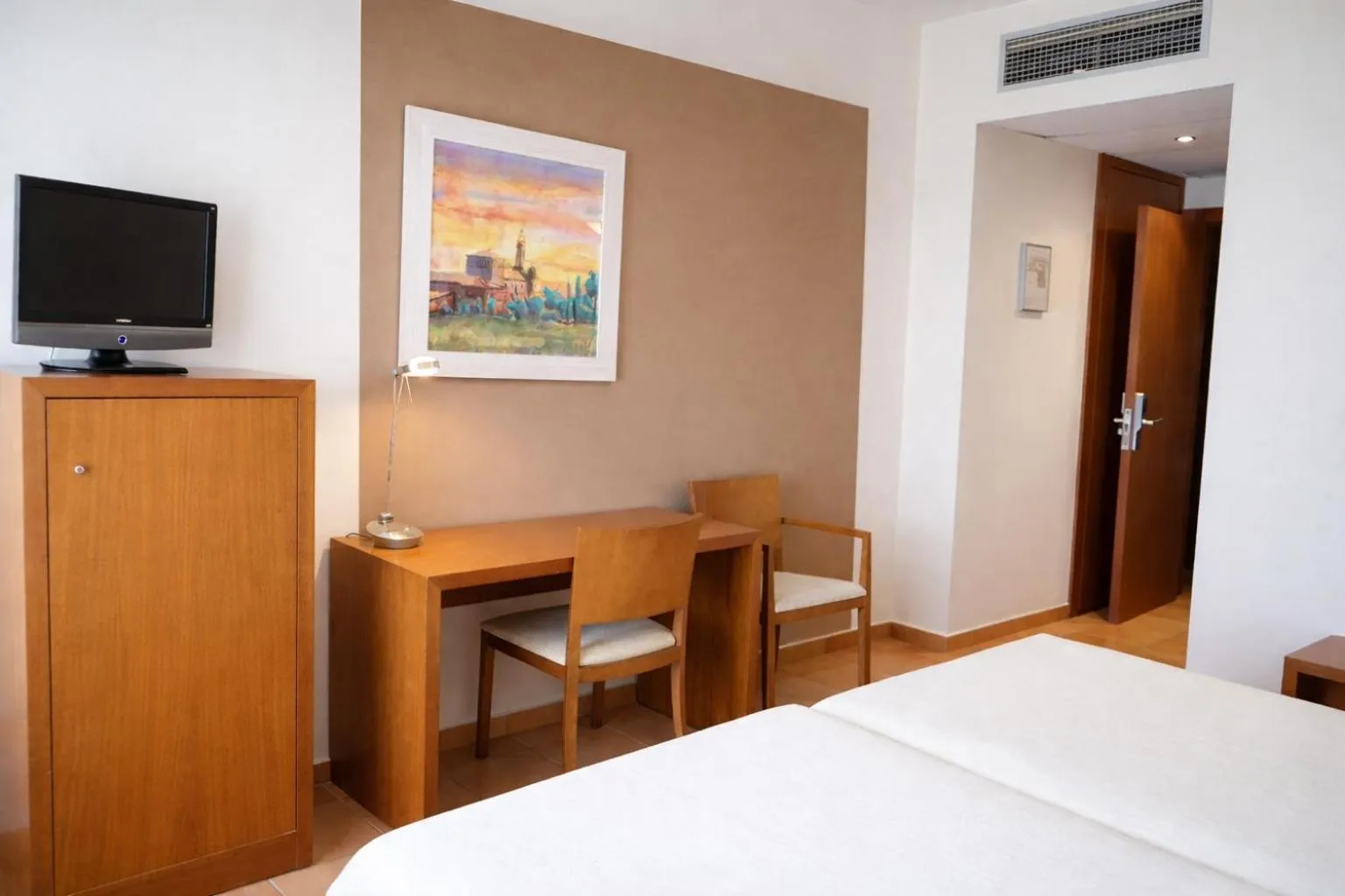 Bedroom, Bed in Hotel Santuari Balaguer