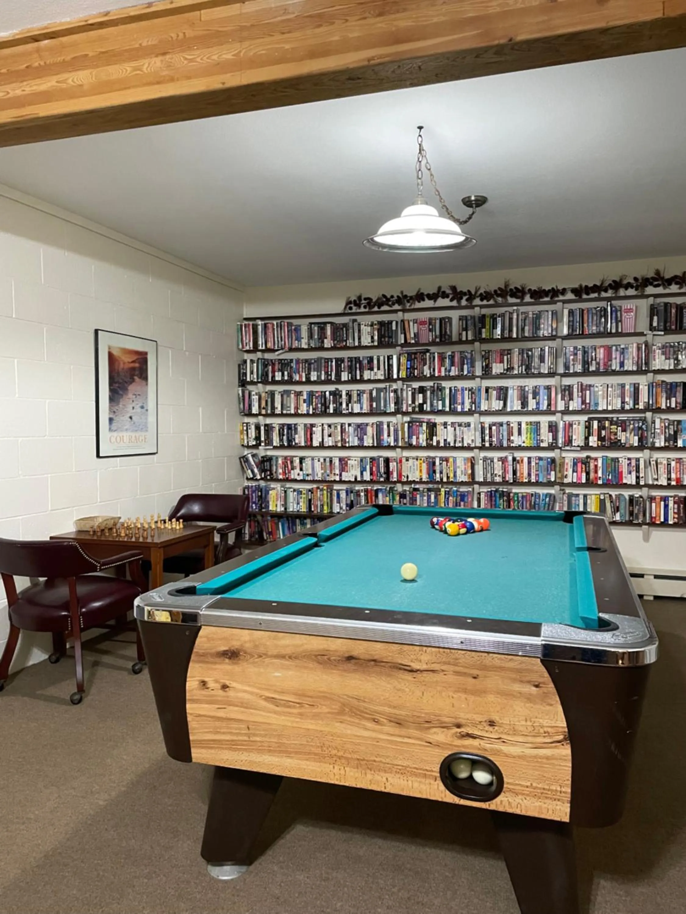 Billiard in Hideaway Mountain Lodge