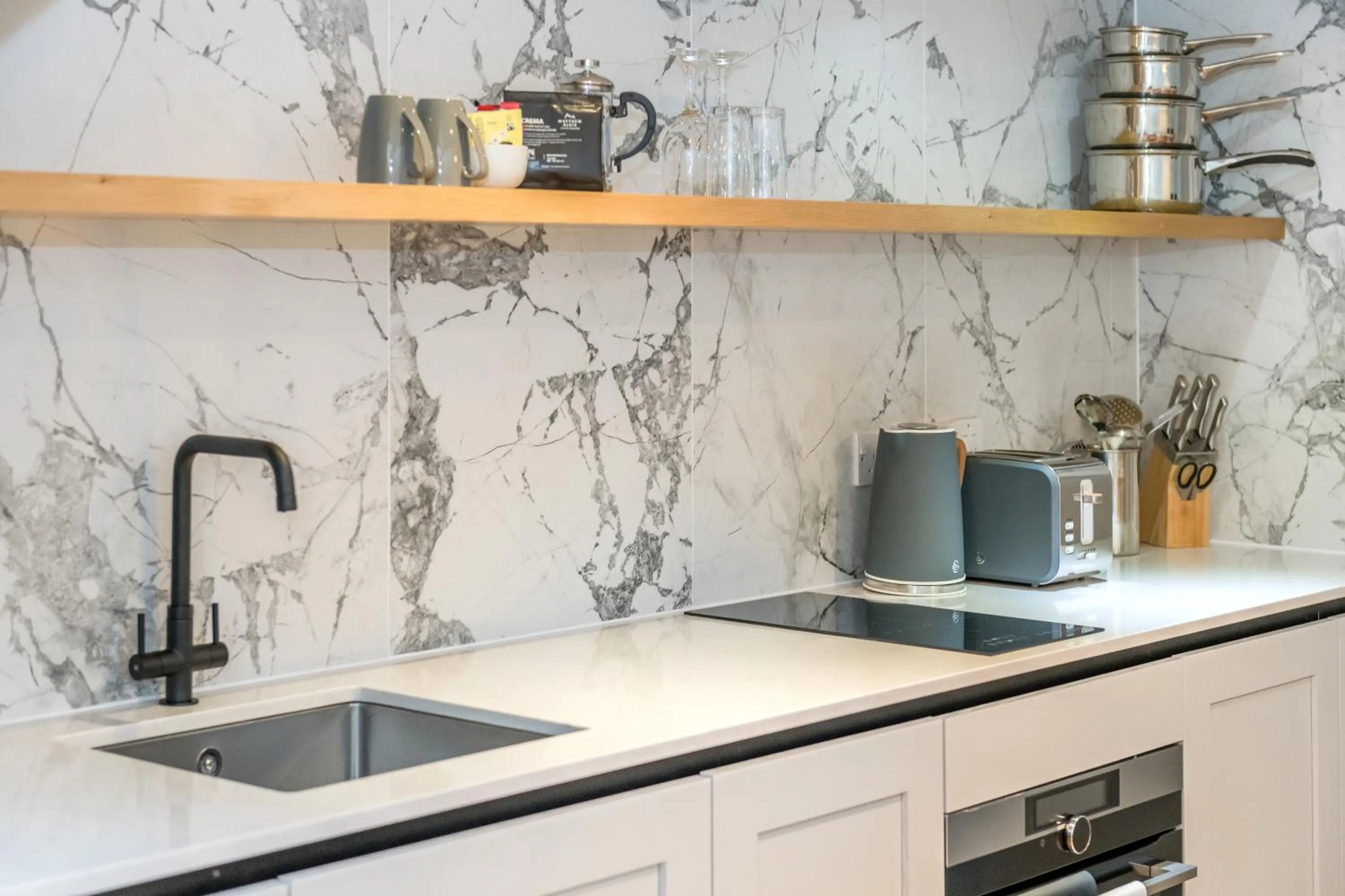 Kitchen or kitchenette in KM Apartments