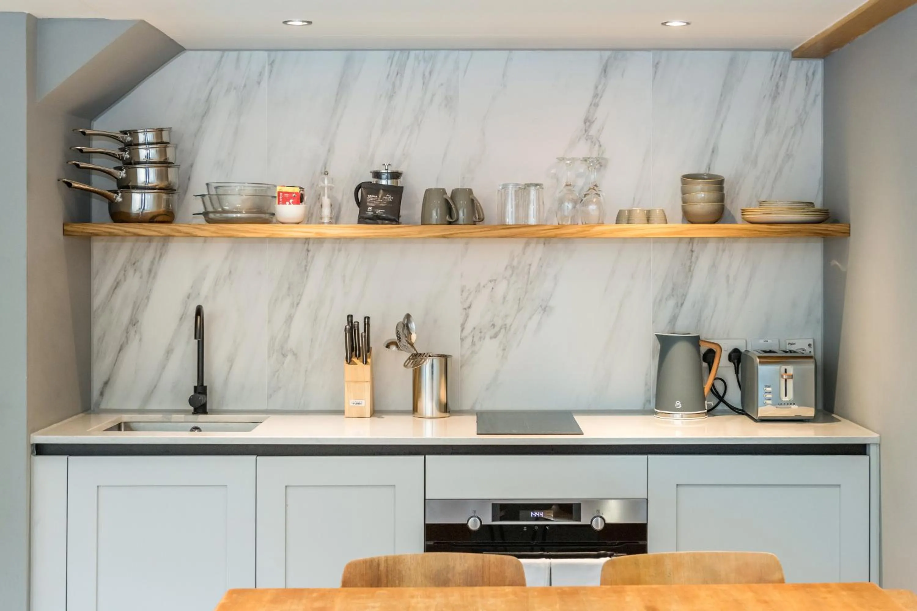 Kitchen or kitchenette in KM Apartments