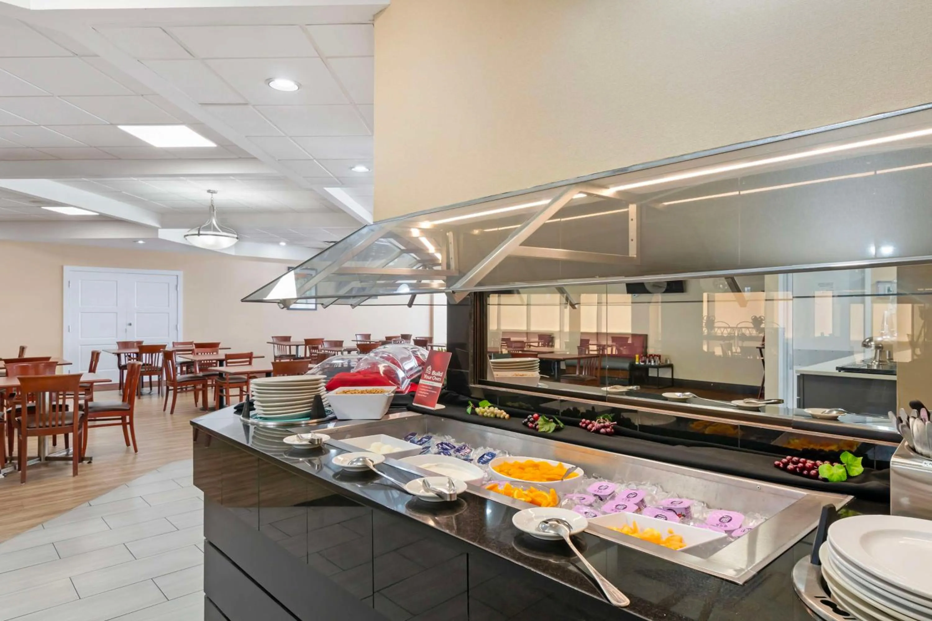 Breakfast in Best Western Plus Kansas City Sports Complex Hotel