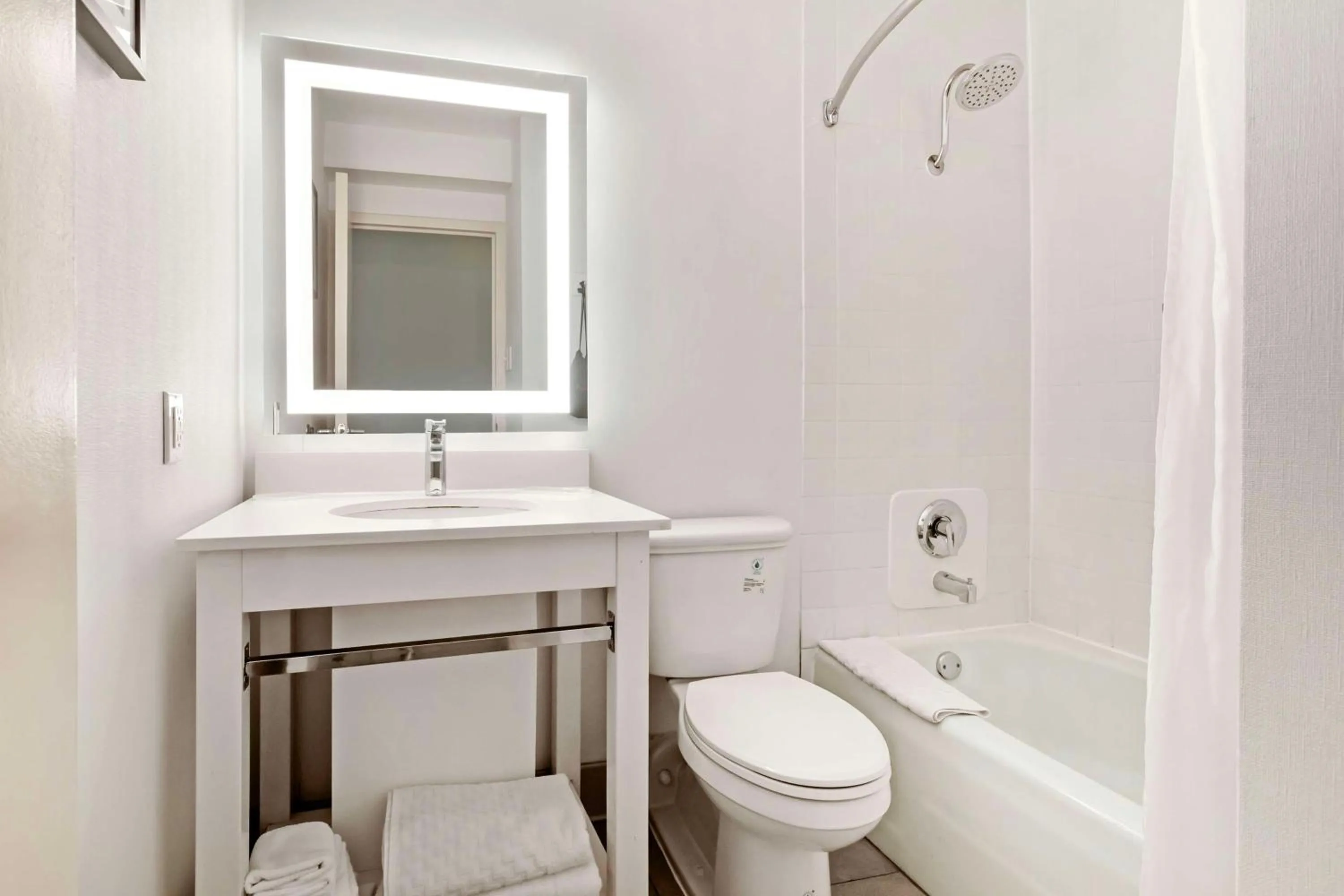 Bathroom in Best Western Plus Kansas City Sports Complex Hotel