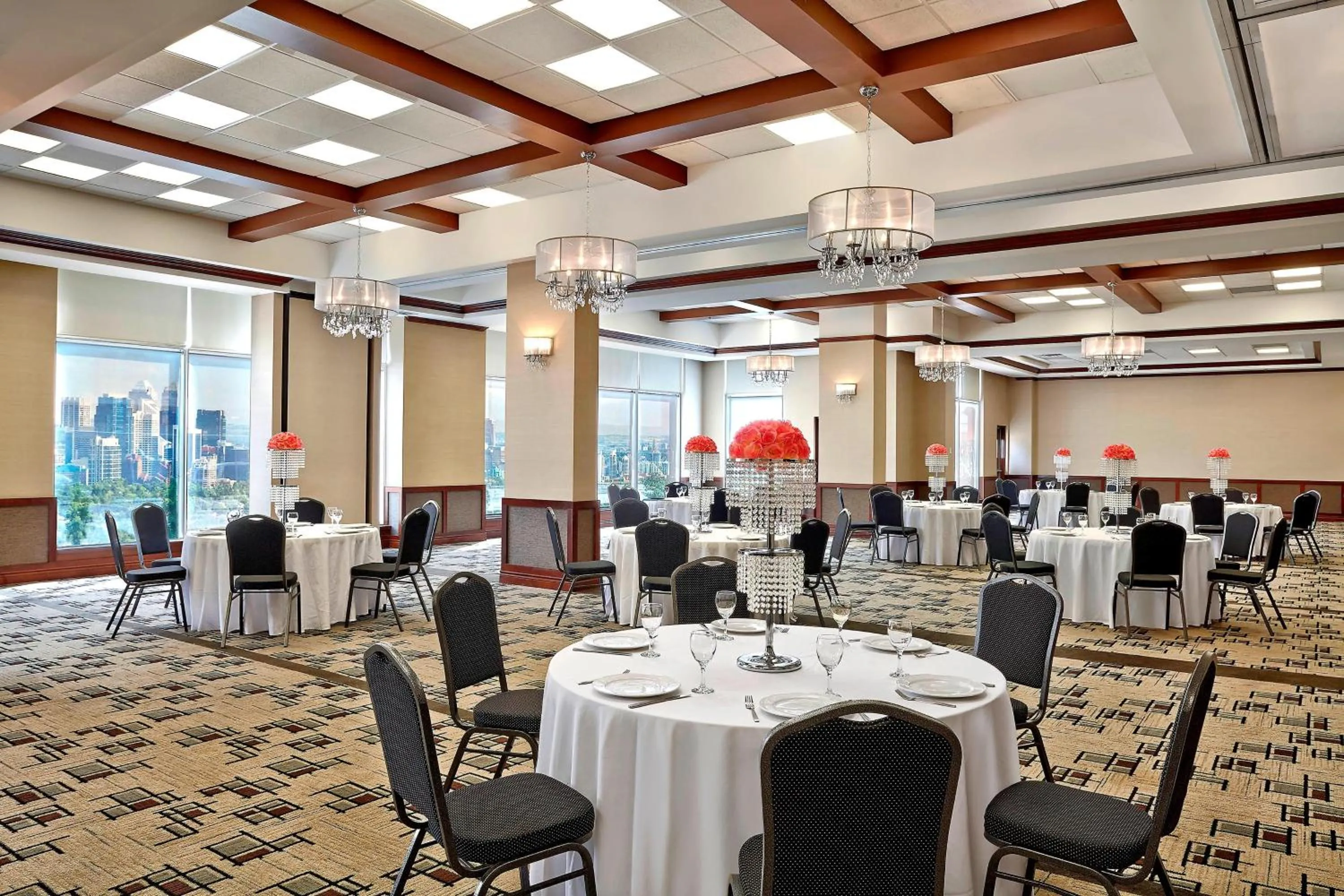 Meeting/conference room in Four Points by Sheraton Calgary Airport